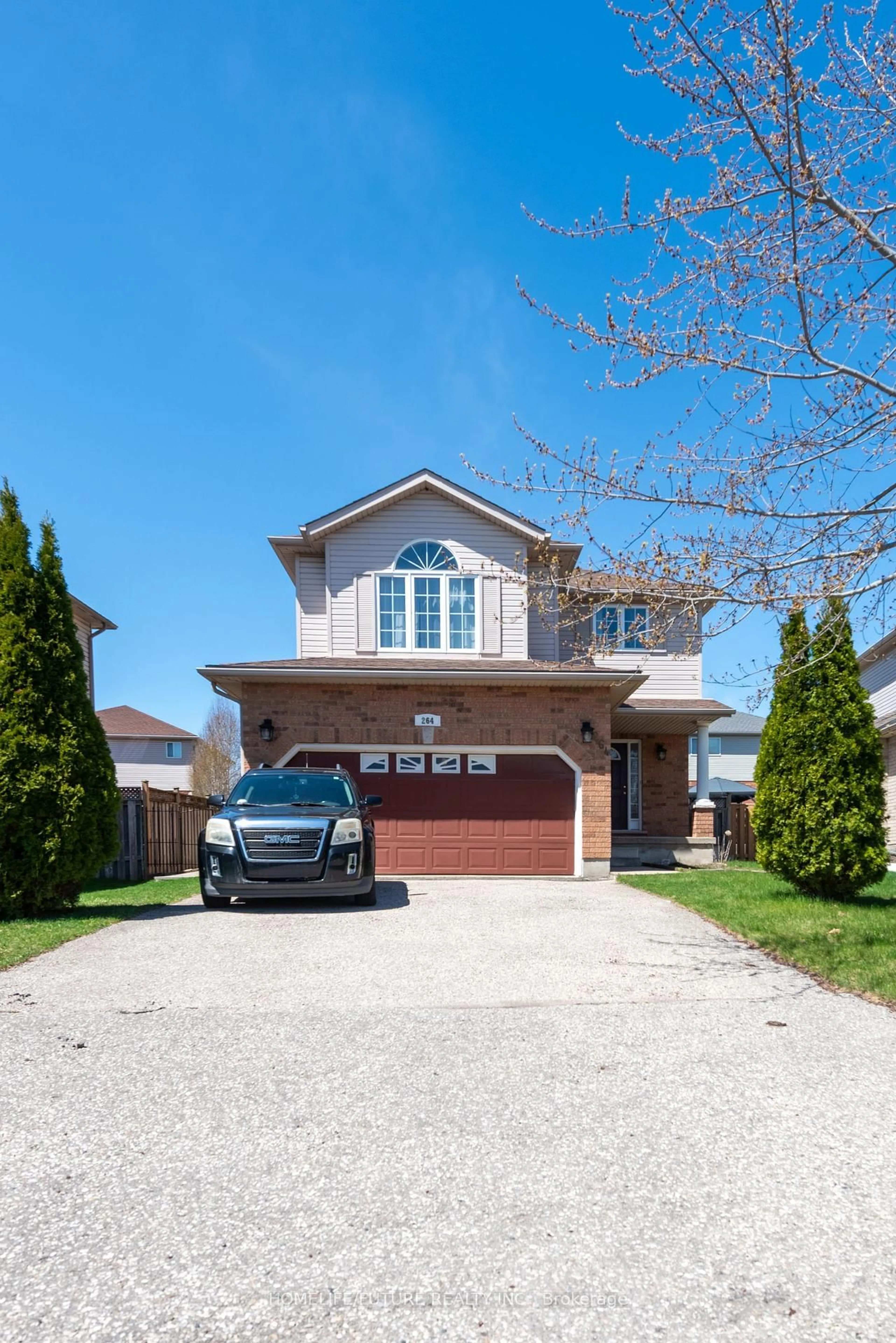 Home with vinyl exterior material, street for 264 Holbeach Crt, Waterloo Ontario N2J 4Y7