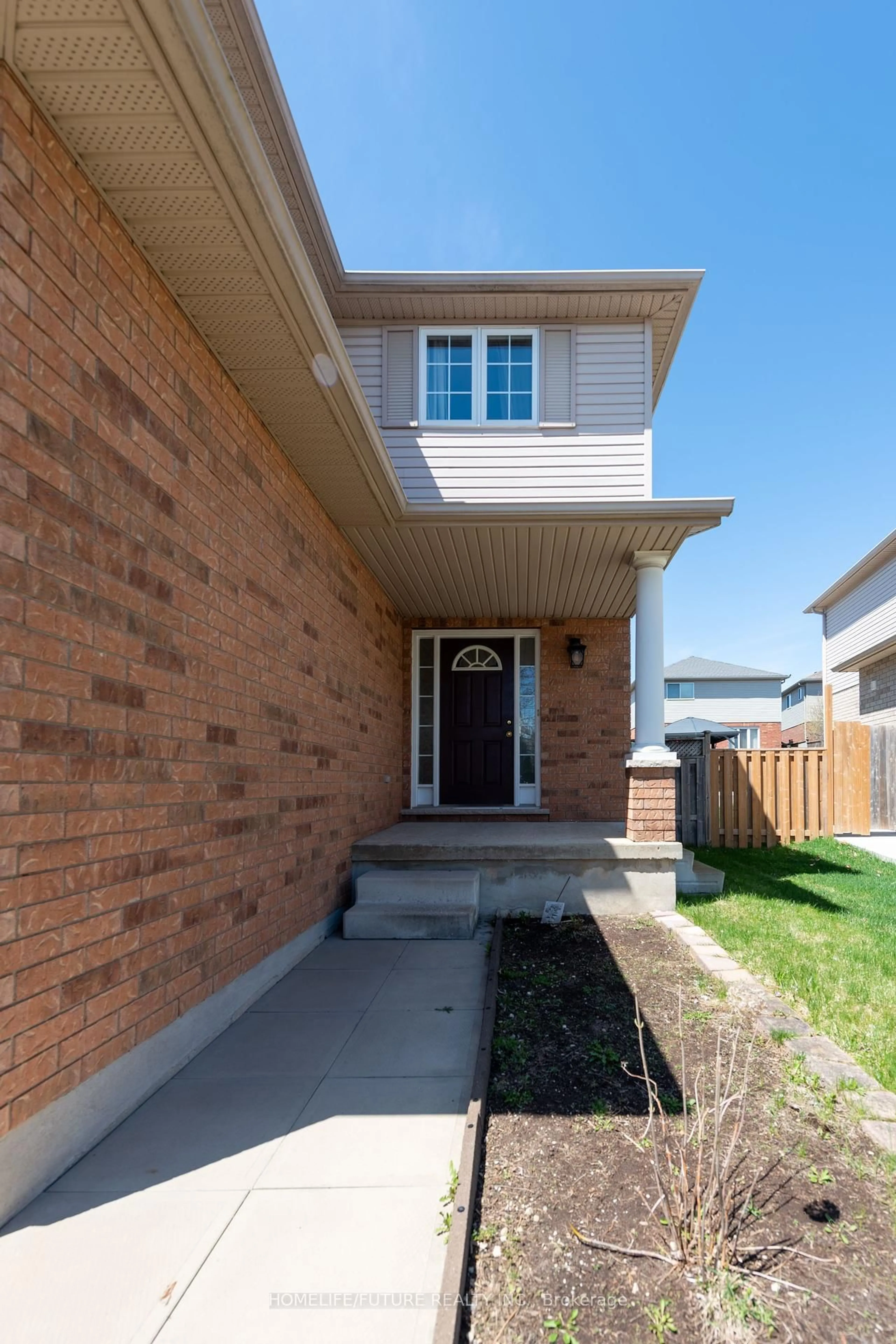 Home with brick exterior material, street for 264 Holbeach Crt, Waterloo Ontario N2J 4Y7