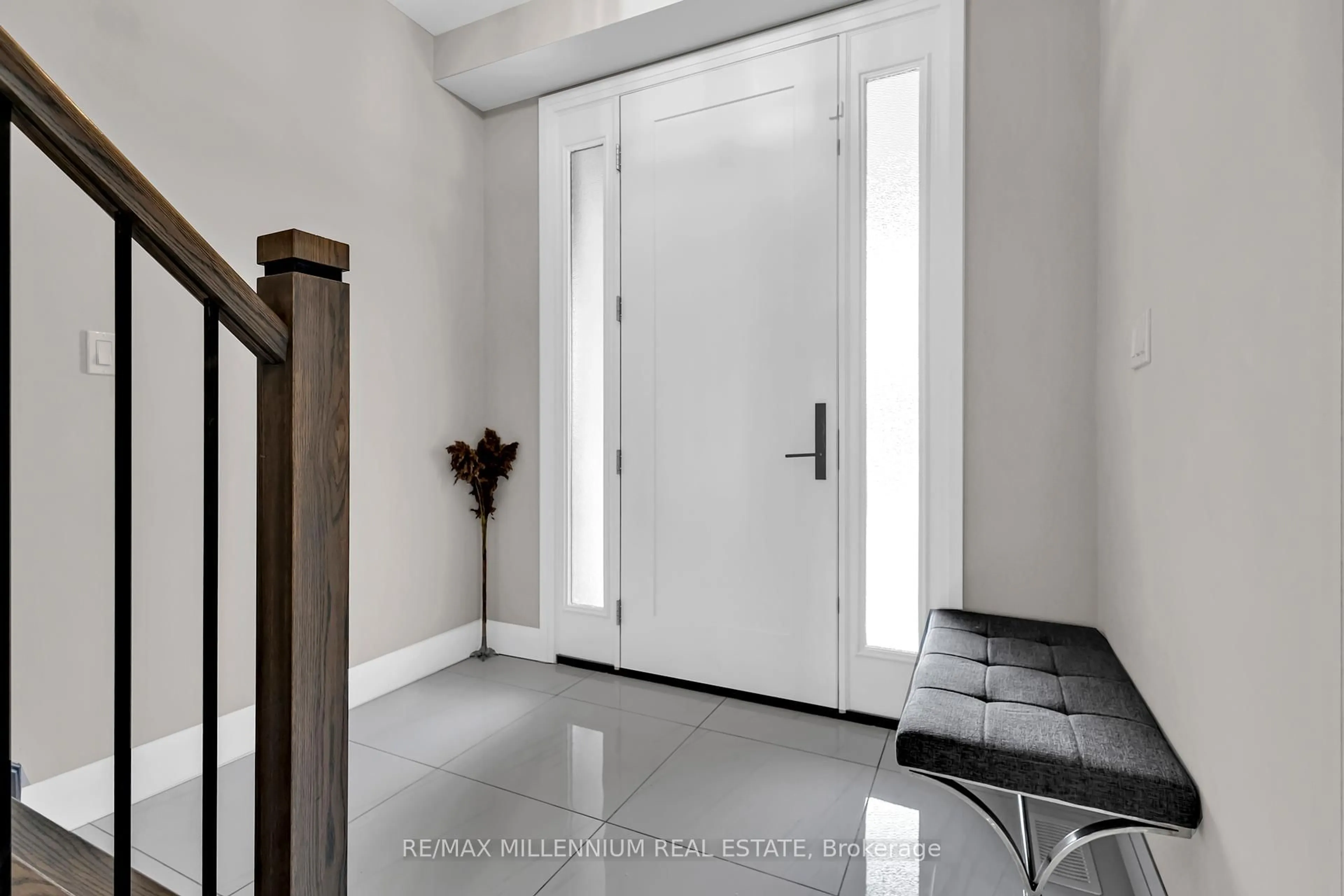 Indoor entryway for 11 Tindall Cres, East Luther Grand Valley Ontario L9W 6P4