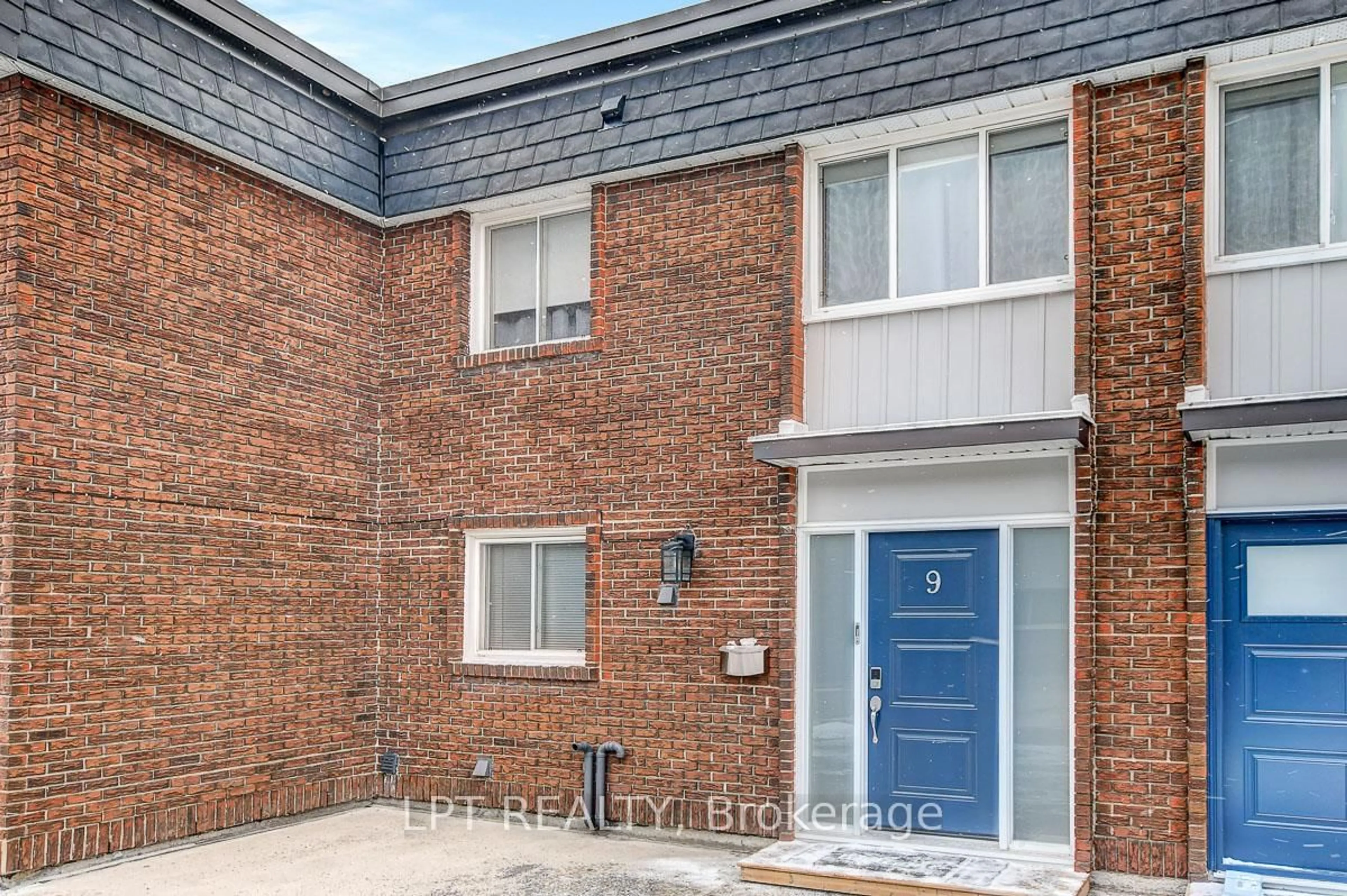 A pic from outside/outdoor area/front of a property/back of a property/a pic from drone, street for 1821 Walkley Rd #9, Ottawa Ontario K1H 6X9