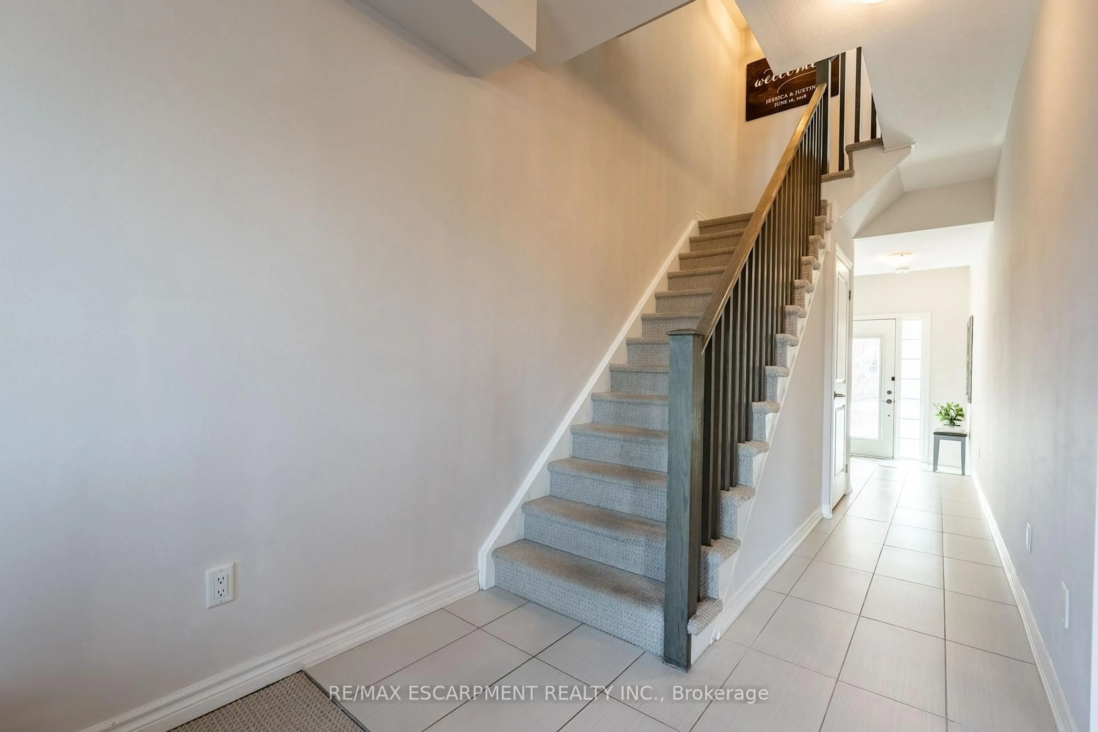 Stairs for 70 Borers Creek Circ, Hamilton Ontario L8B 1W3
