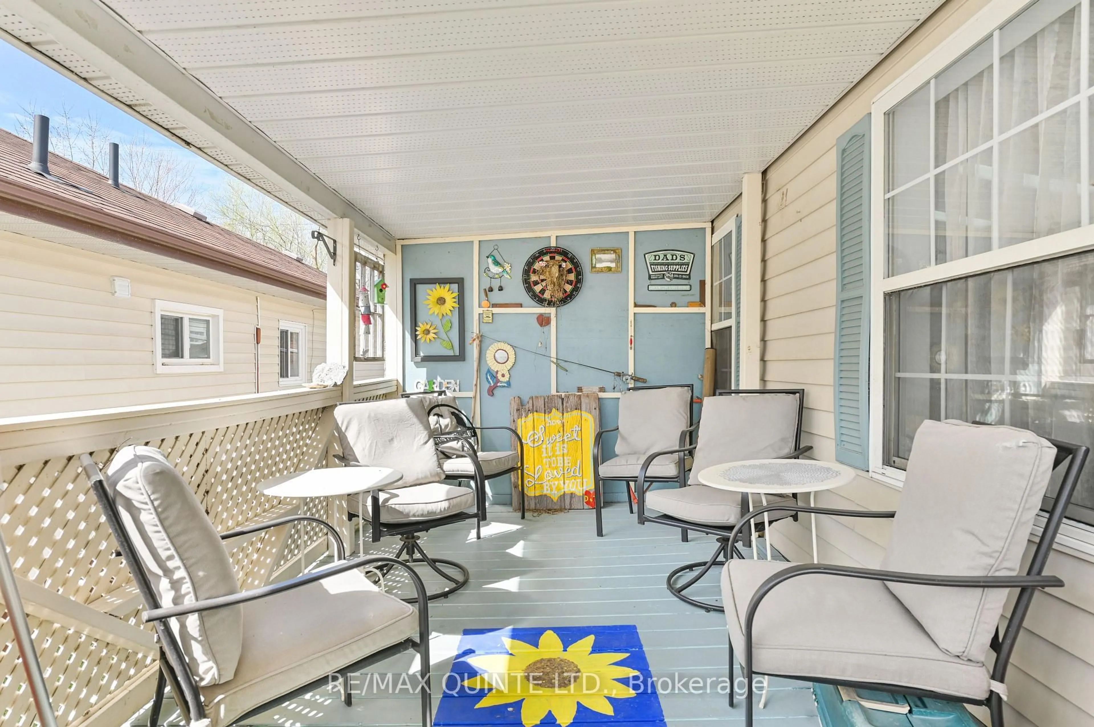 Patio, street for 311 Dundas St #18, Quinte West Ontario K8V 1M1