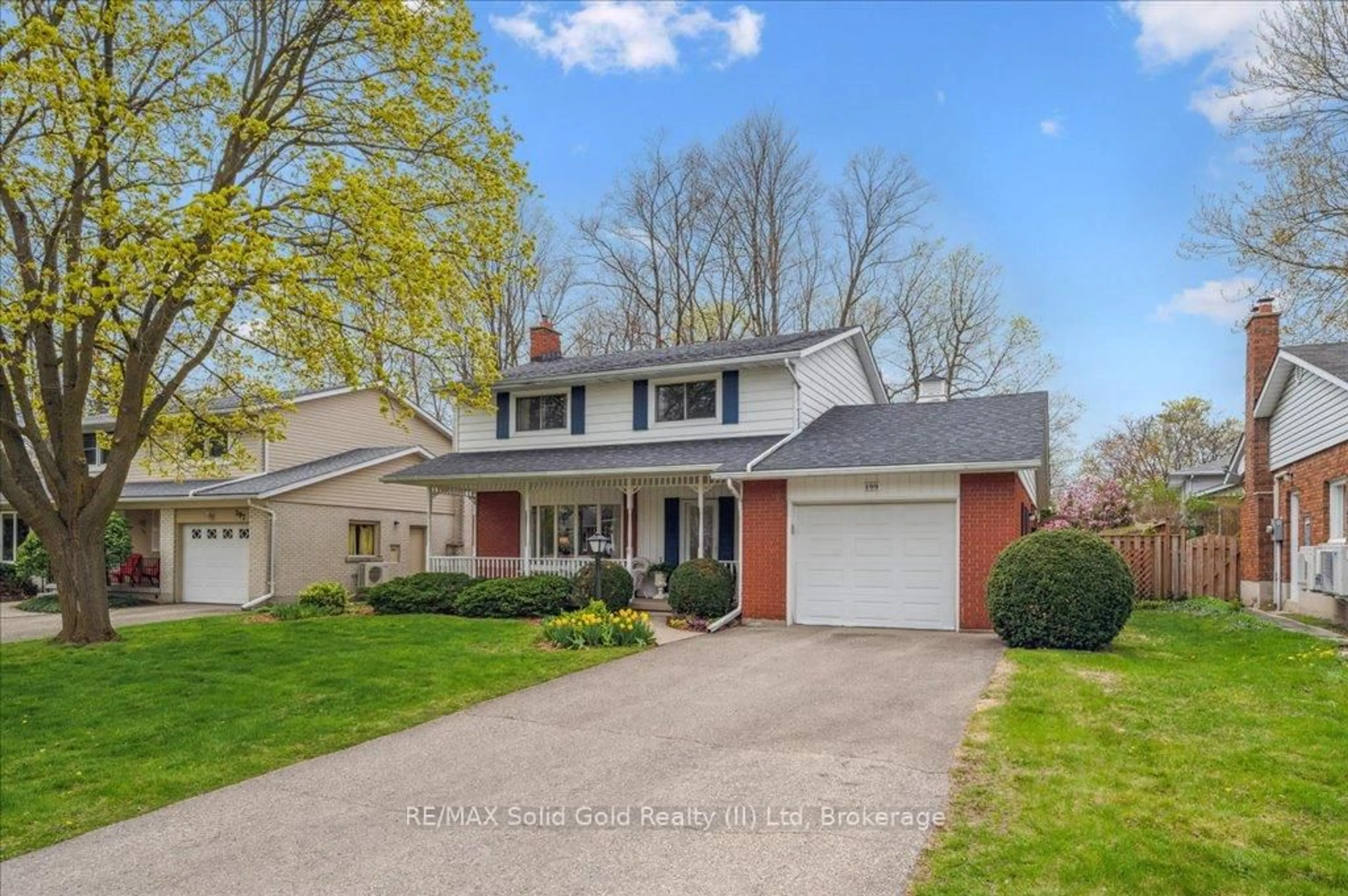 Home with vinyl exterior material, street for 199 Bellehaven Dr, Waterloo Ontario N2J 3L3