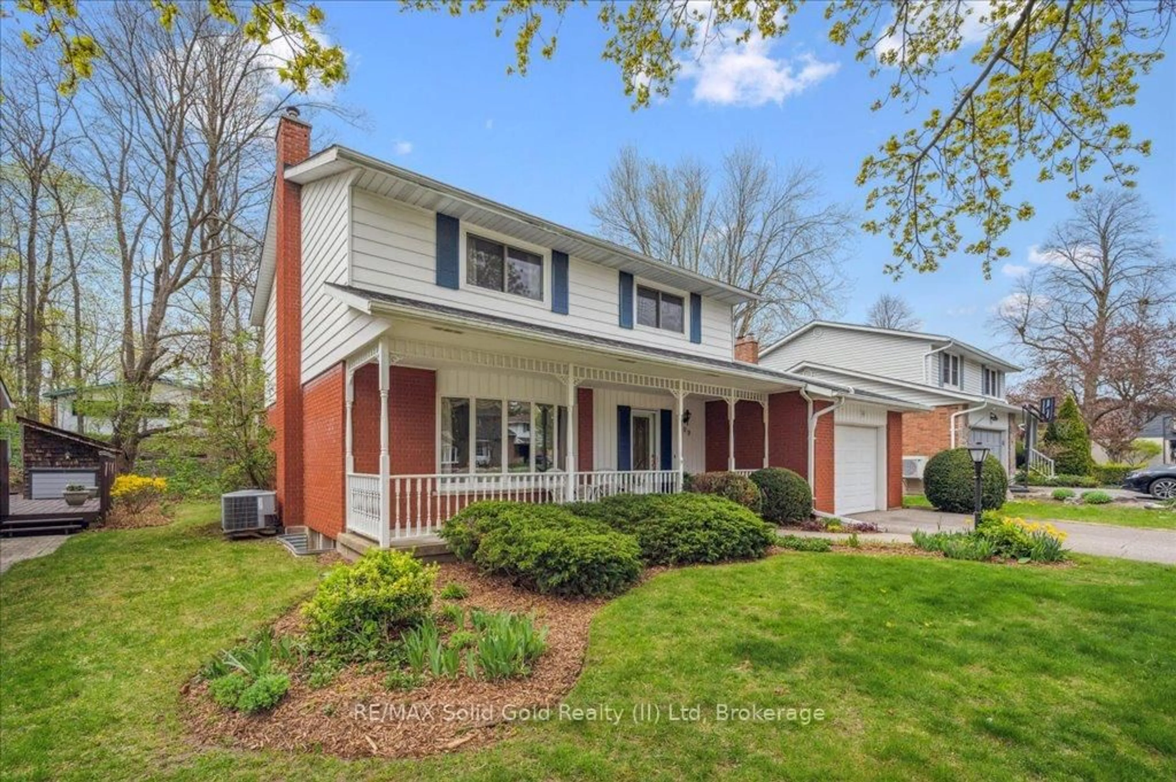 Home with brick exterior material, street for 199 Bellehaven Dr, Waterloo Ontario N2J 3L3