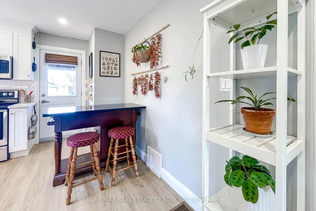 Additional image 30 of 112 Tragina Ave