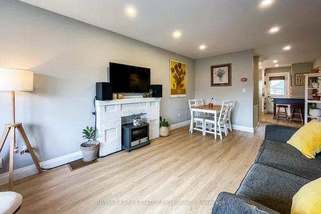 Additional image 21 of 112 Tragina Ave