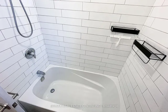 Additional image 14 of 112 Tragina Ave