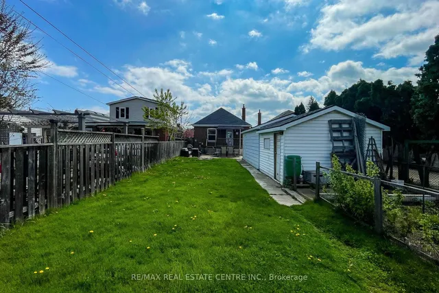 Primary image of 112 Tragina Ave