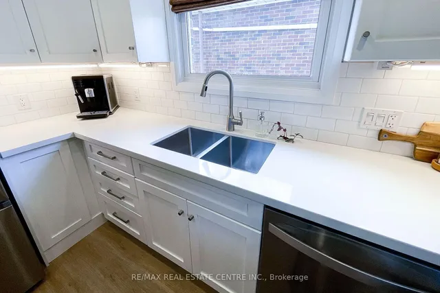 Additional image 33 of 112 Tragina Ave