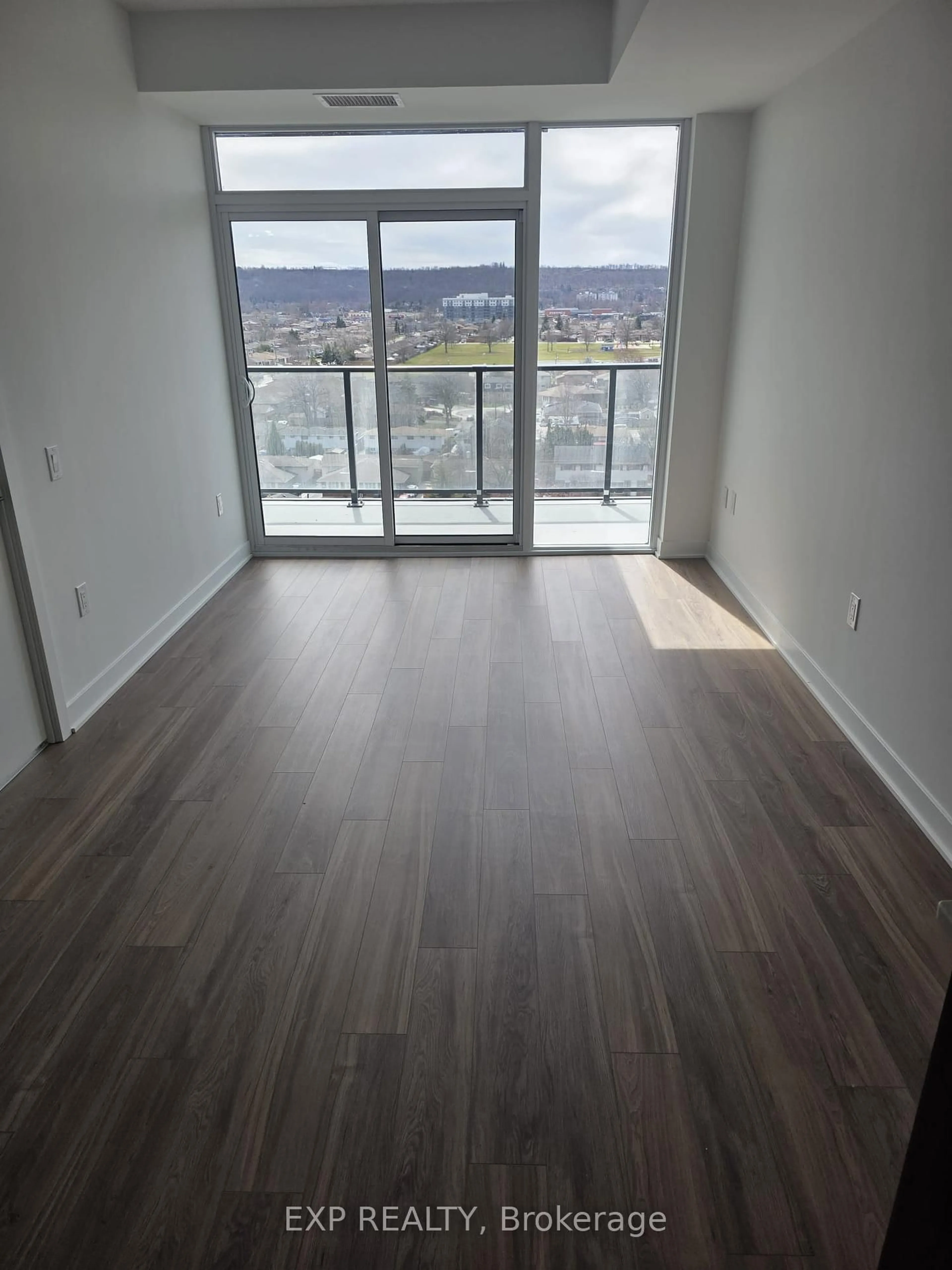 A pic of a room for 2782 Barton St #902, Hamilton Ontario L8E 2J8