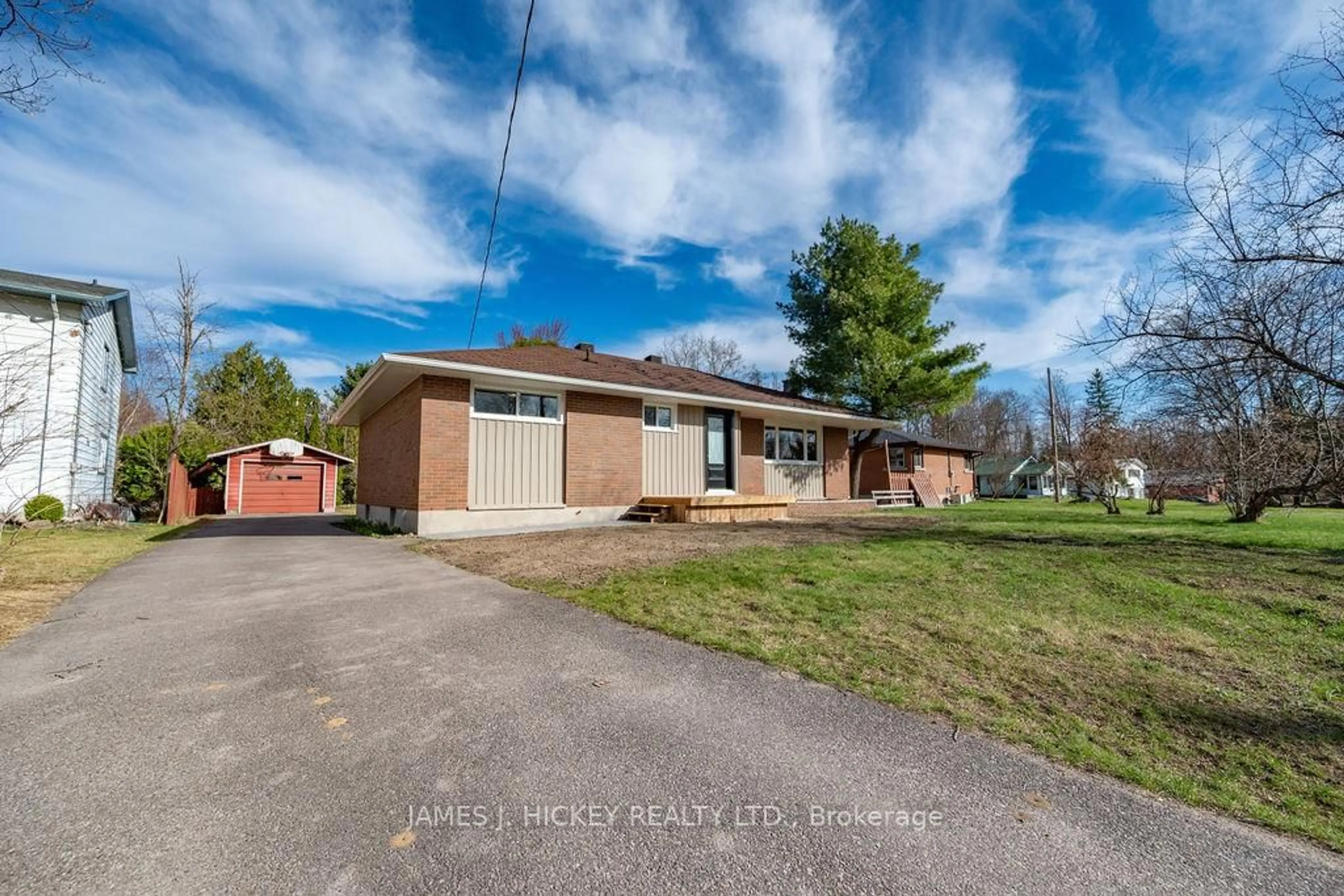 A pic from outside/outdoor area/front of a property/back of a property/a pic from drone, street for 101 Birch St, Deep River Ontario K0J 1P0