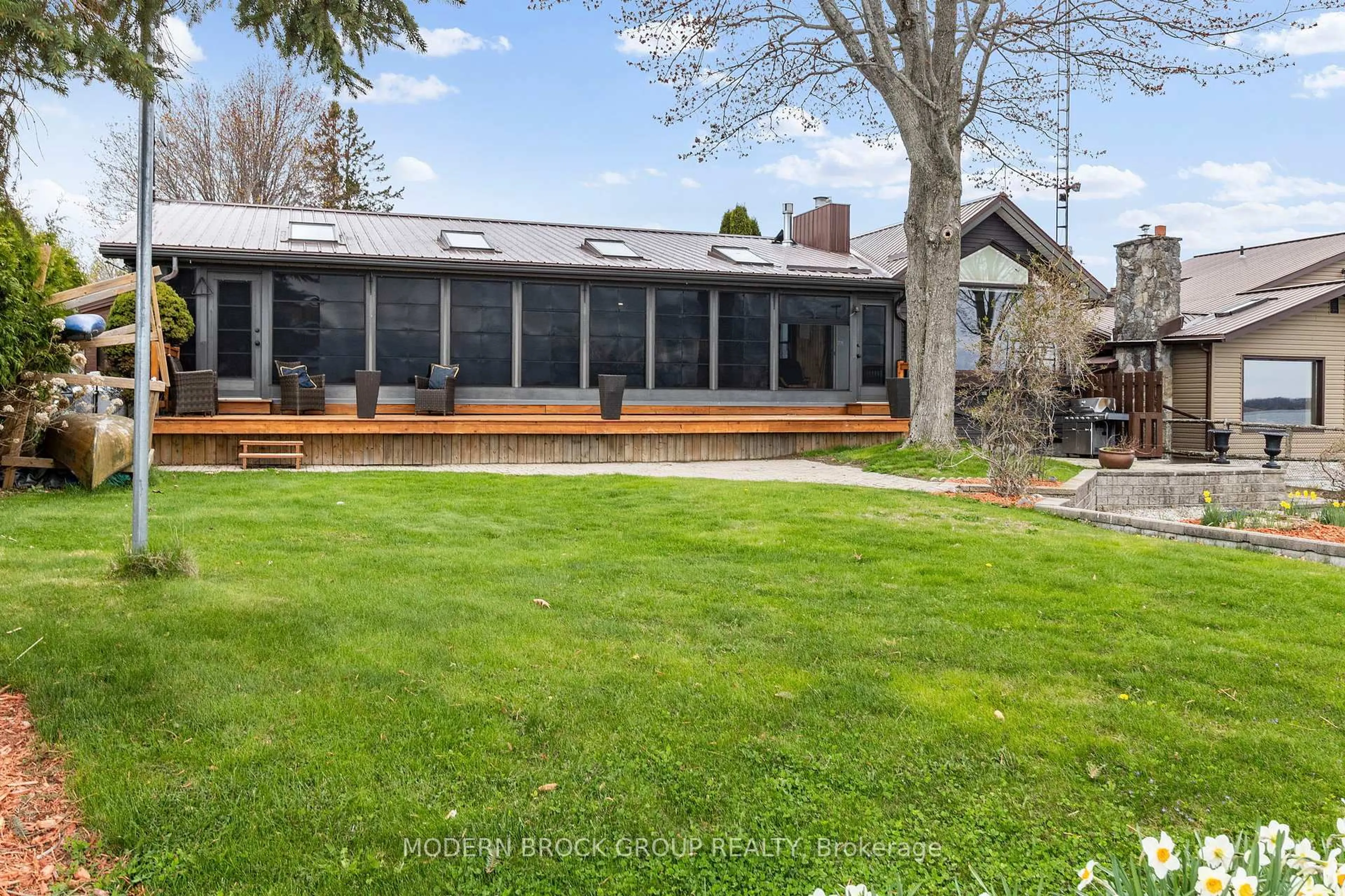 Patio, water/lake/river/ocean view for 10 Henry Brown Crt, Front of Yonge Ontario K0E 1R0