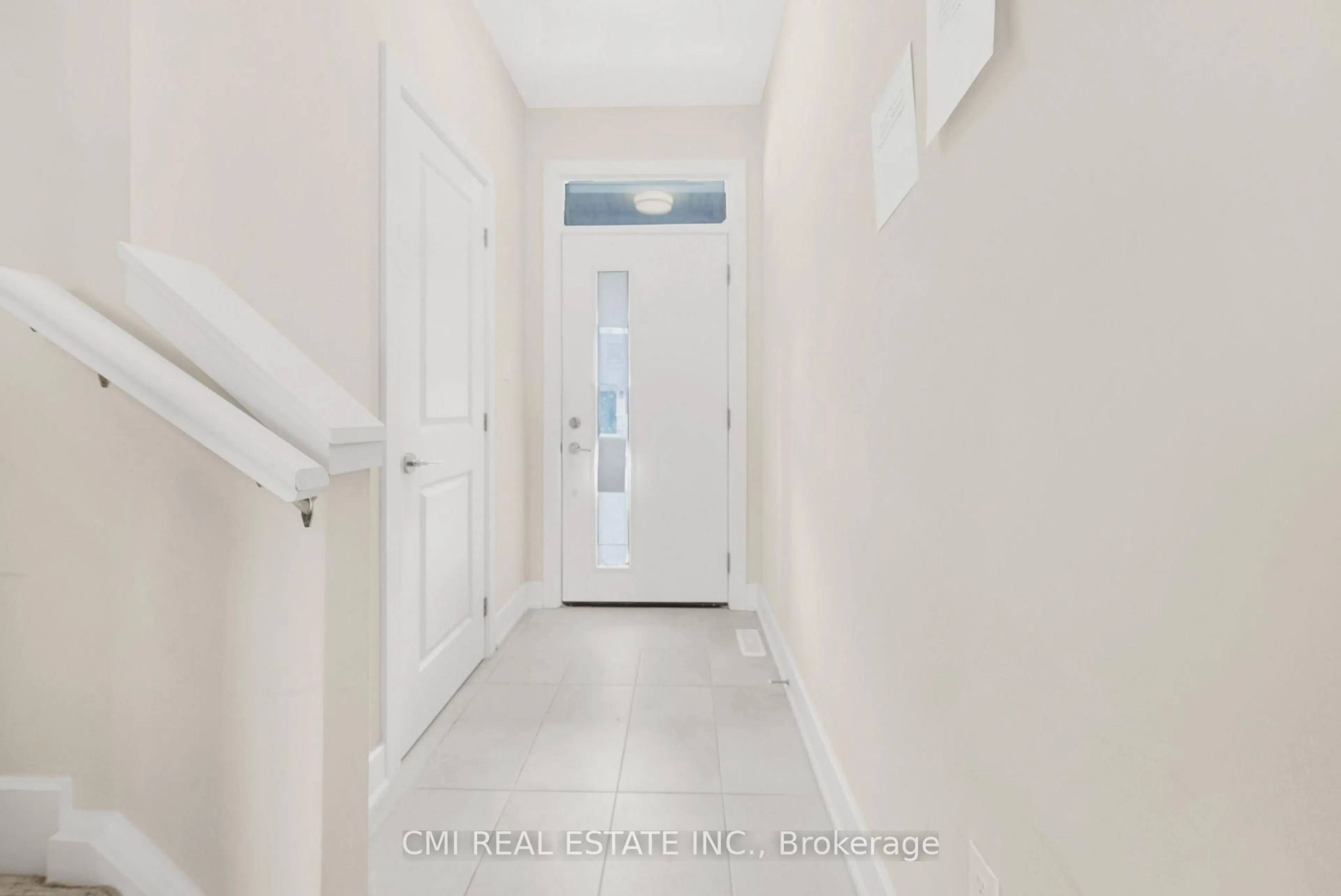 Indoor entryway for 601 Lions Park Dr #57, Strathroy-Caradoc Ontario N0L 1W0