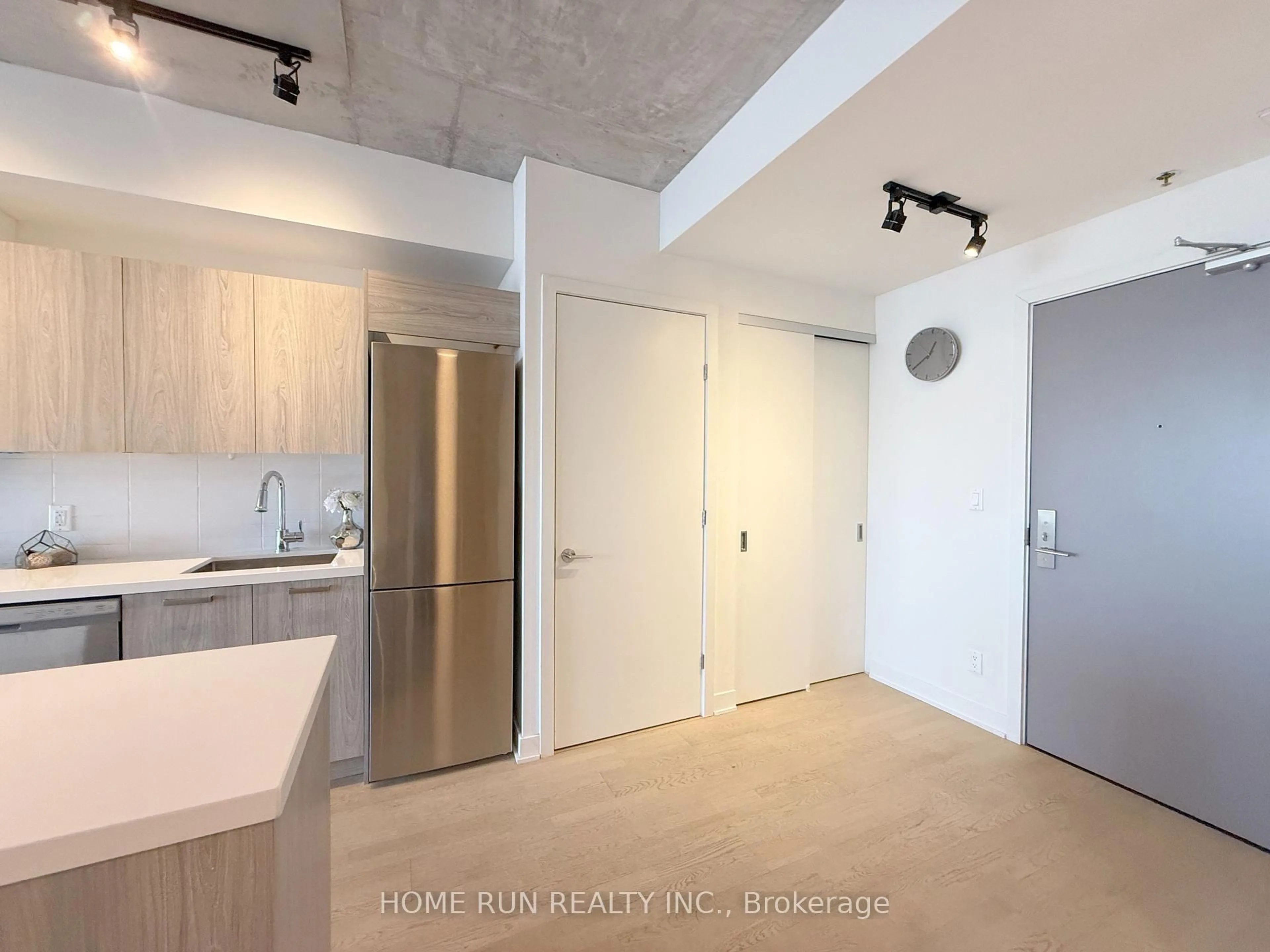 Unknown for 203 Catherine St #1208, Ottawa Ontario K2P 1J5