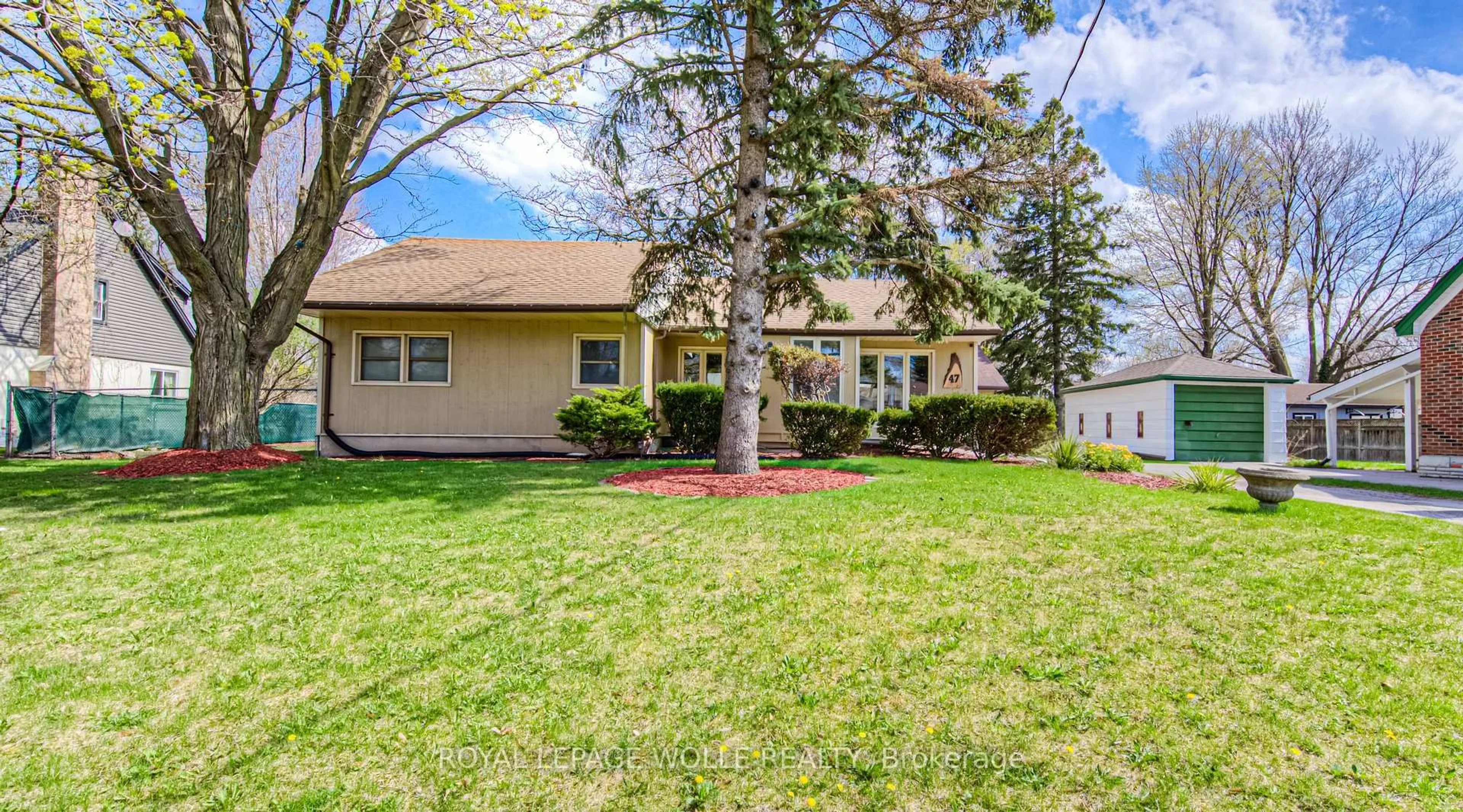Home with vinyl exterior material, street for 47 Belleview Ave, Kitchener Ontario N2B 1G4