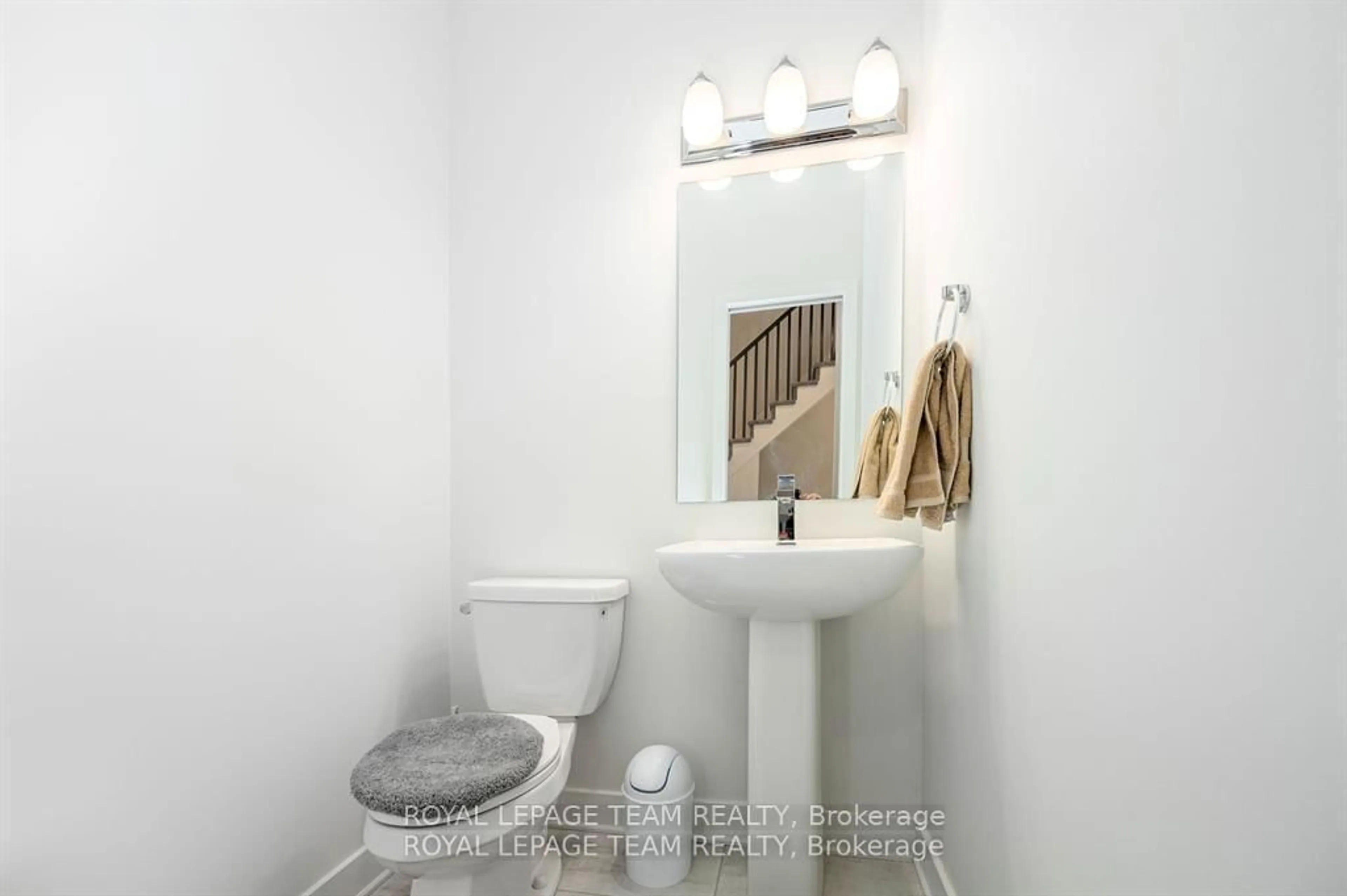 Standard bathroom, unknown for 341 Big Dipper St, Ottawa Ontario K4M 0J3