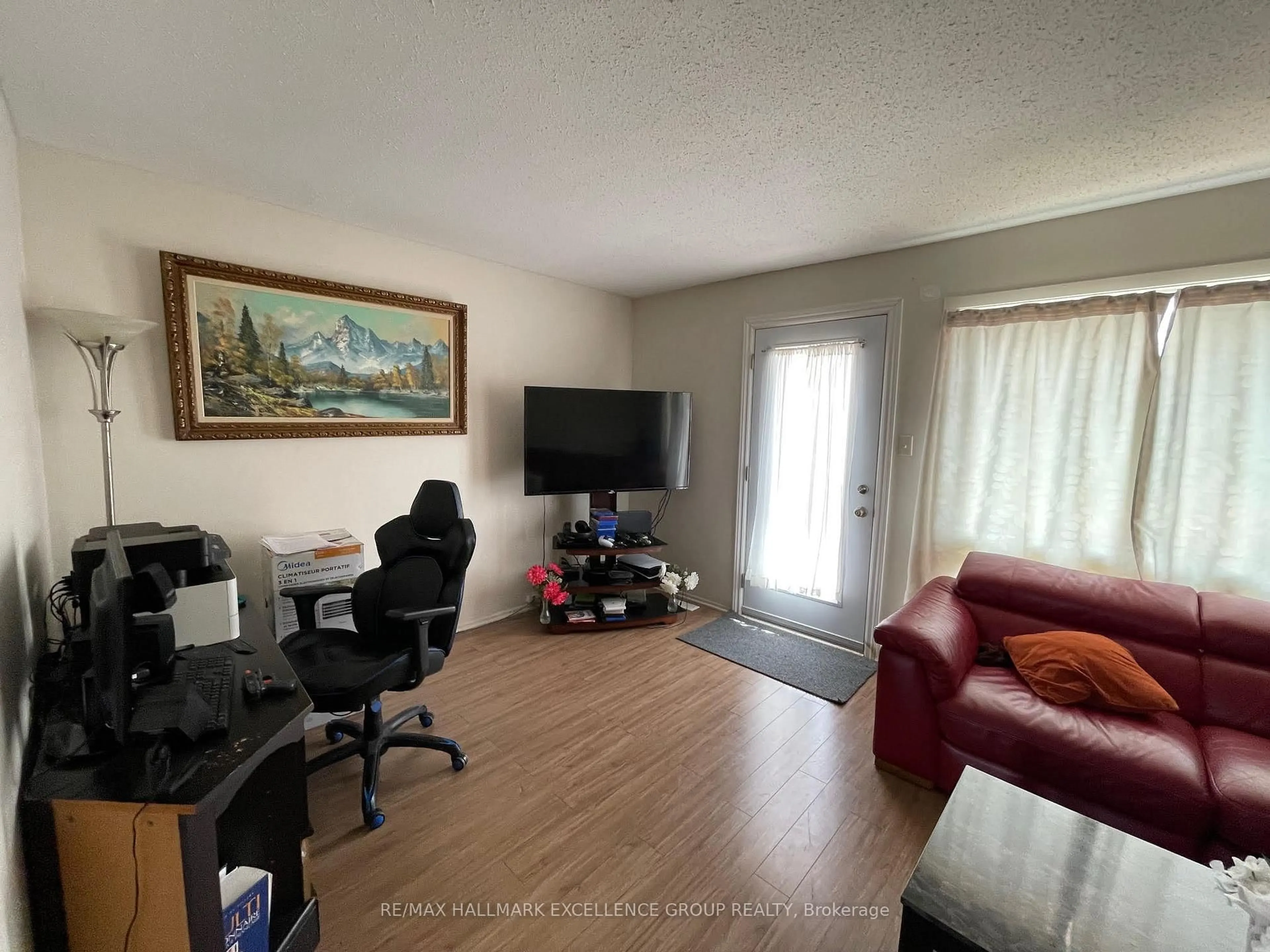A pic of a room for 1906 BELMORE Lane #8, Ottawa Ontario K1B 4Z8