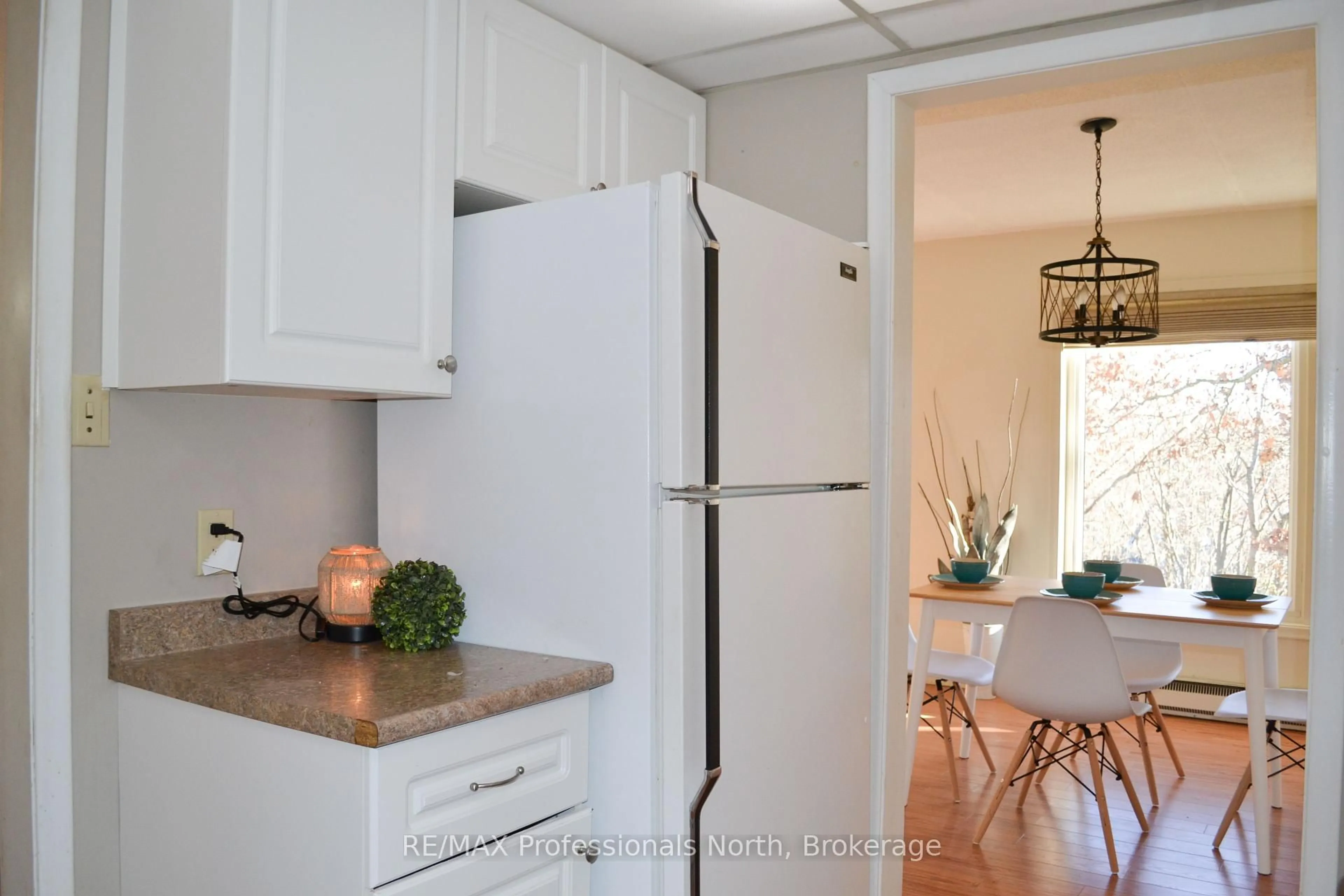 Standard kitchen, unknown for 26 HERMAN Ave #22, Huntsville Ontario P1H 1J6