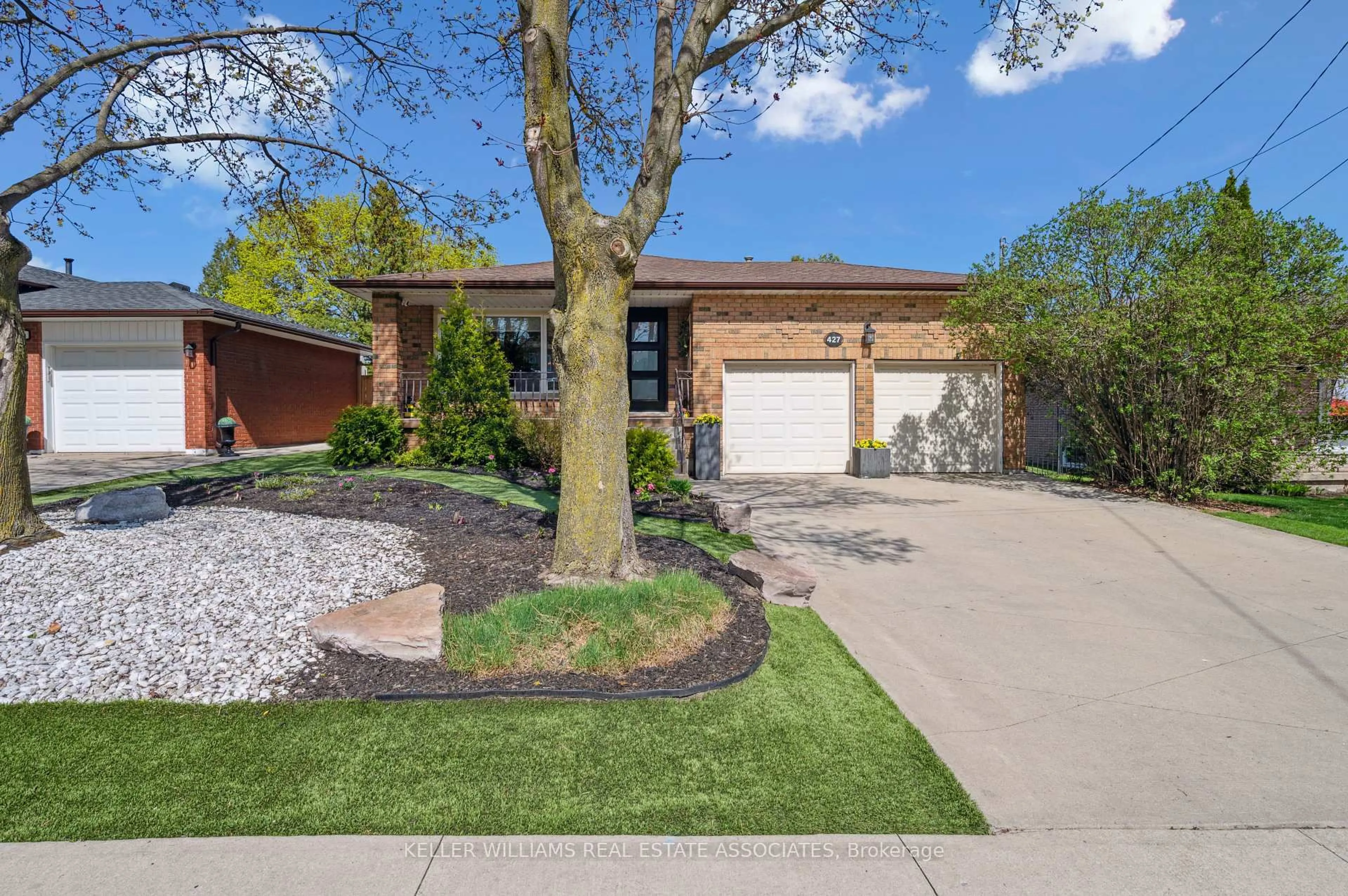 Home with brick exterior material, street for 427 Upper Horning Rd, Hamilton Ontario L9C 7P5