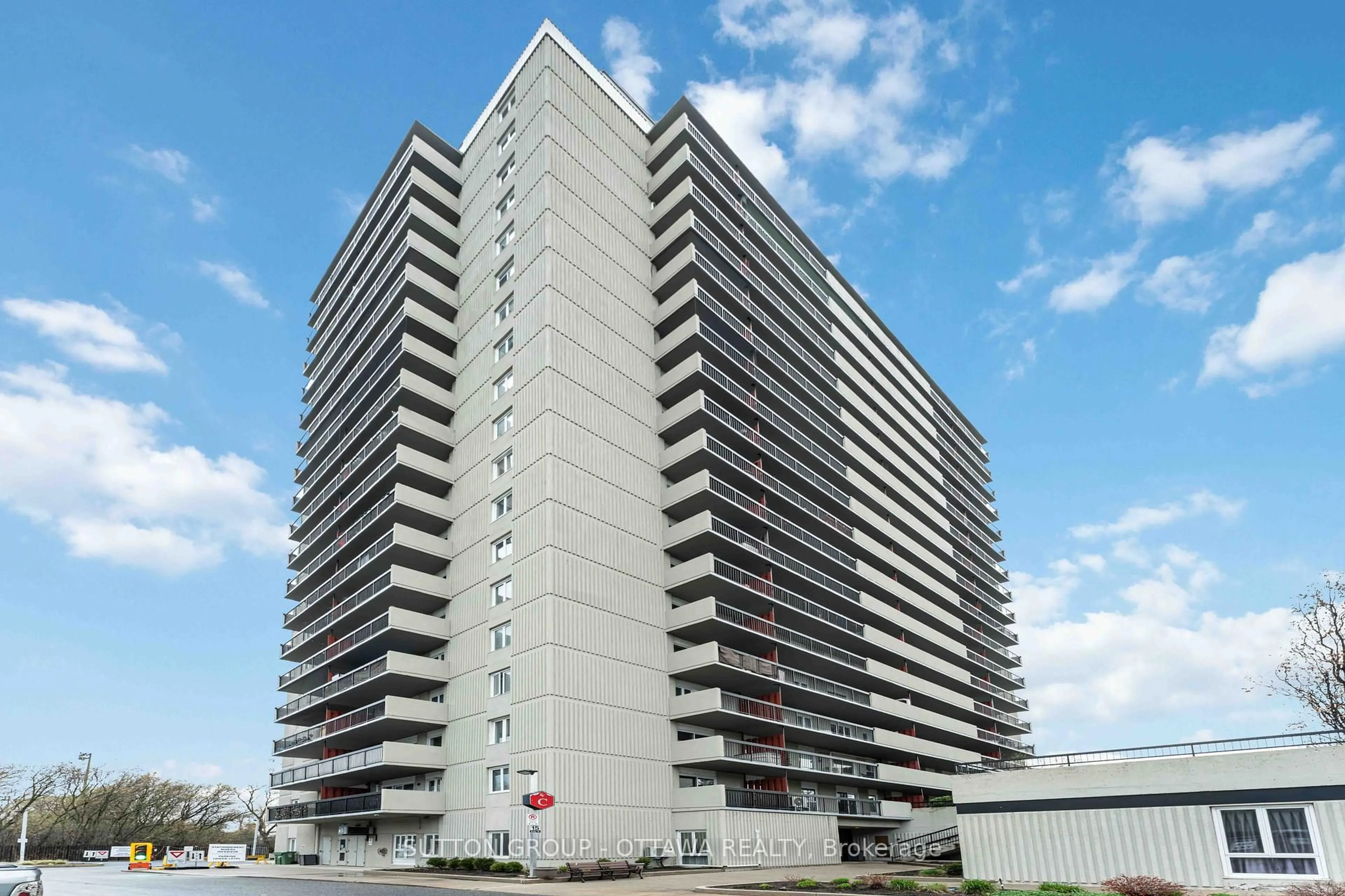 Unknown for 158 McArthur Ave #705, Ottawa Ontario K1L 8E7