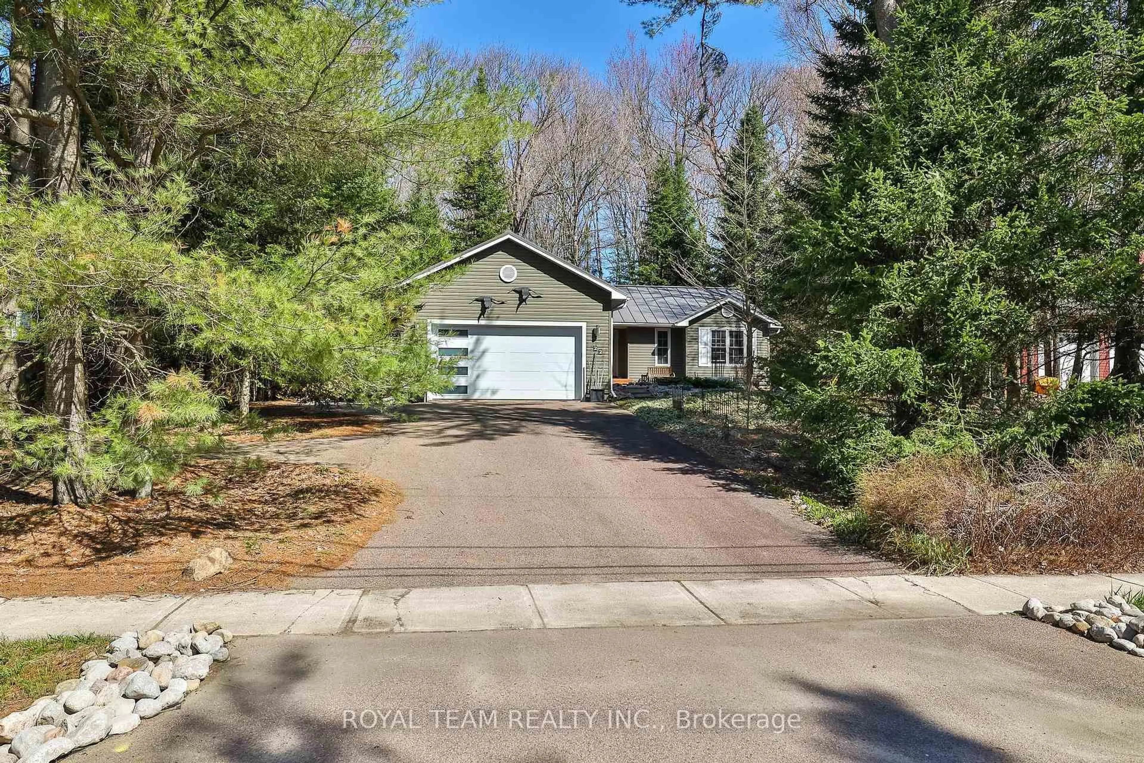 Unknown for 22 DALEMAN Dr, Bracebridge Ontario P1L 1A6