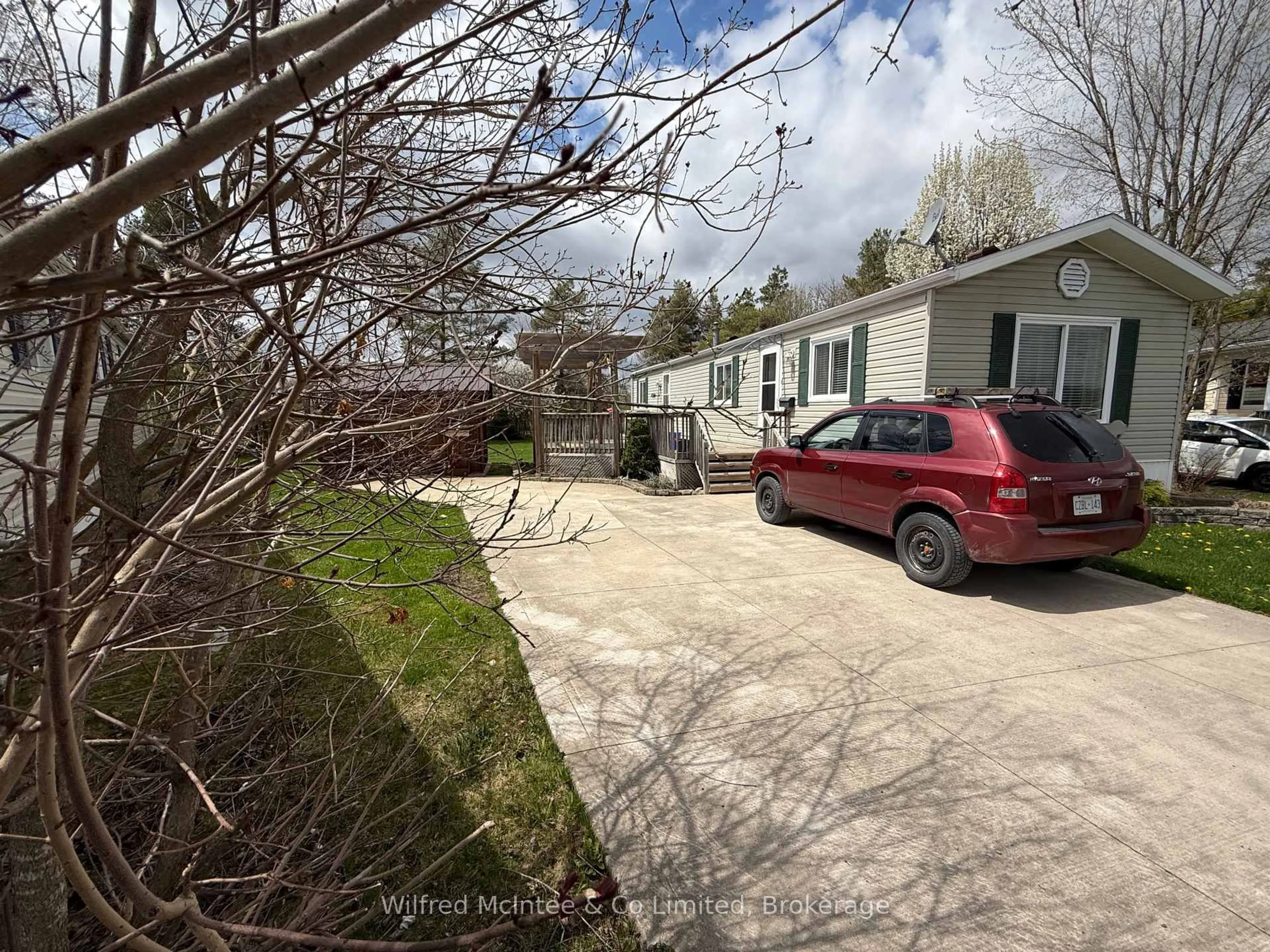 A pic from outside/outdoor area/front of a property/back of a property/a pic from drone, street for 19 Dove Rd, Brockton Ontario N0G 2V0