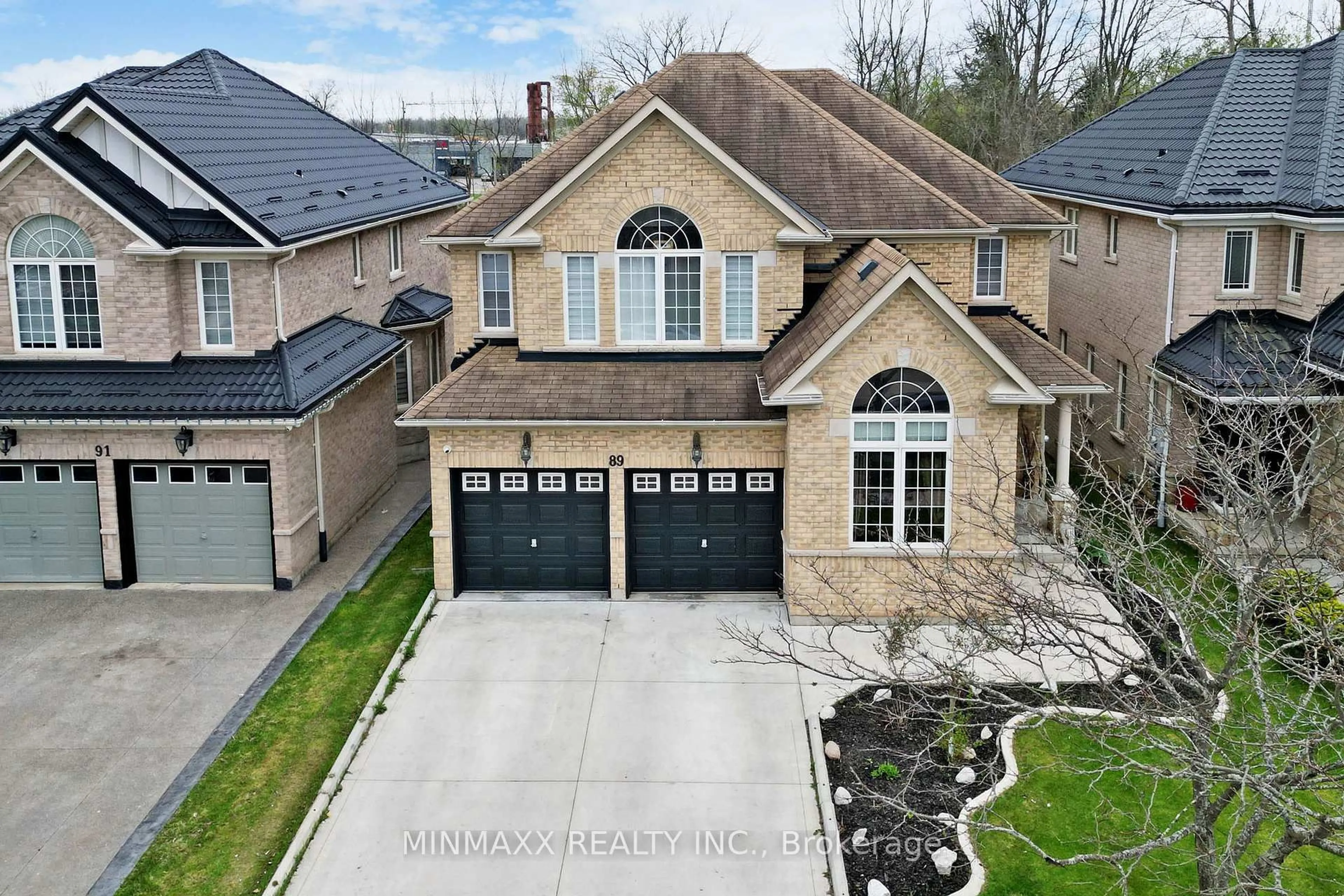 A pic from outside/outdoor area/front of a property/back of a property/a pic from drone, street for 89 Barrett Ave, Brantford Ontario N3S 0B4