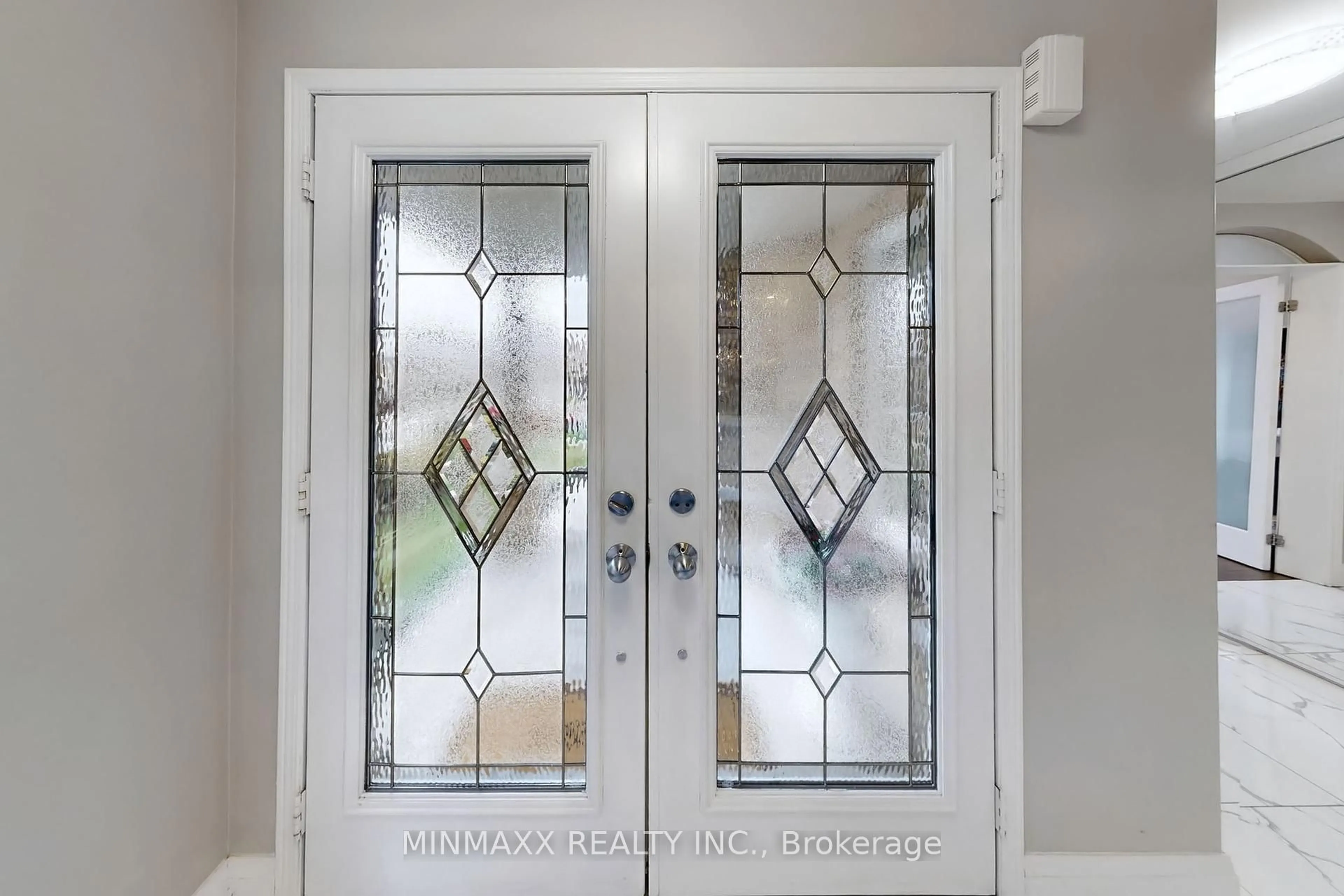 Indoor entryway for 89 Barrett Ave, Brantford Ontario N3S 0B4
