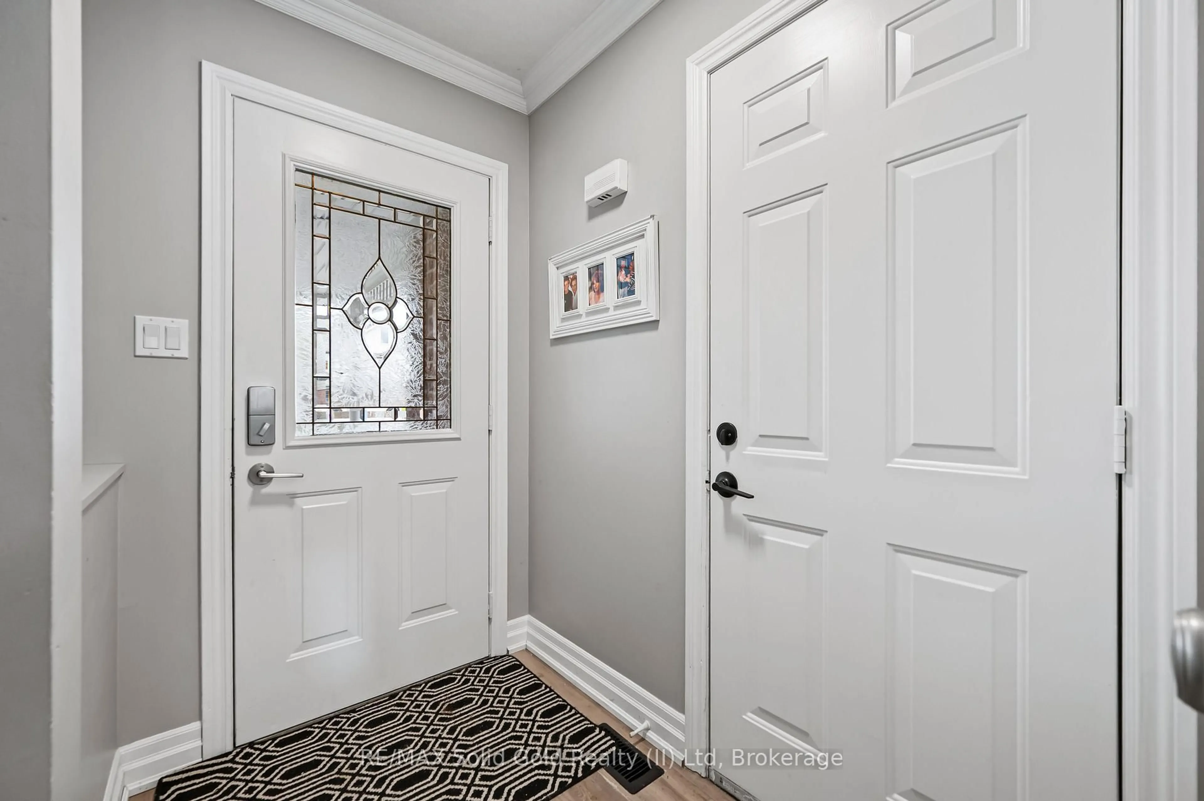 Indoor entryway for 128 Marcy Cres, Cambridge Ontario N3C 4H6