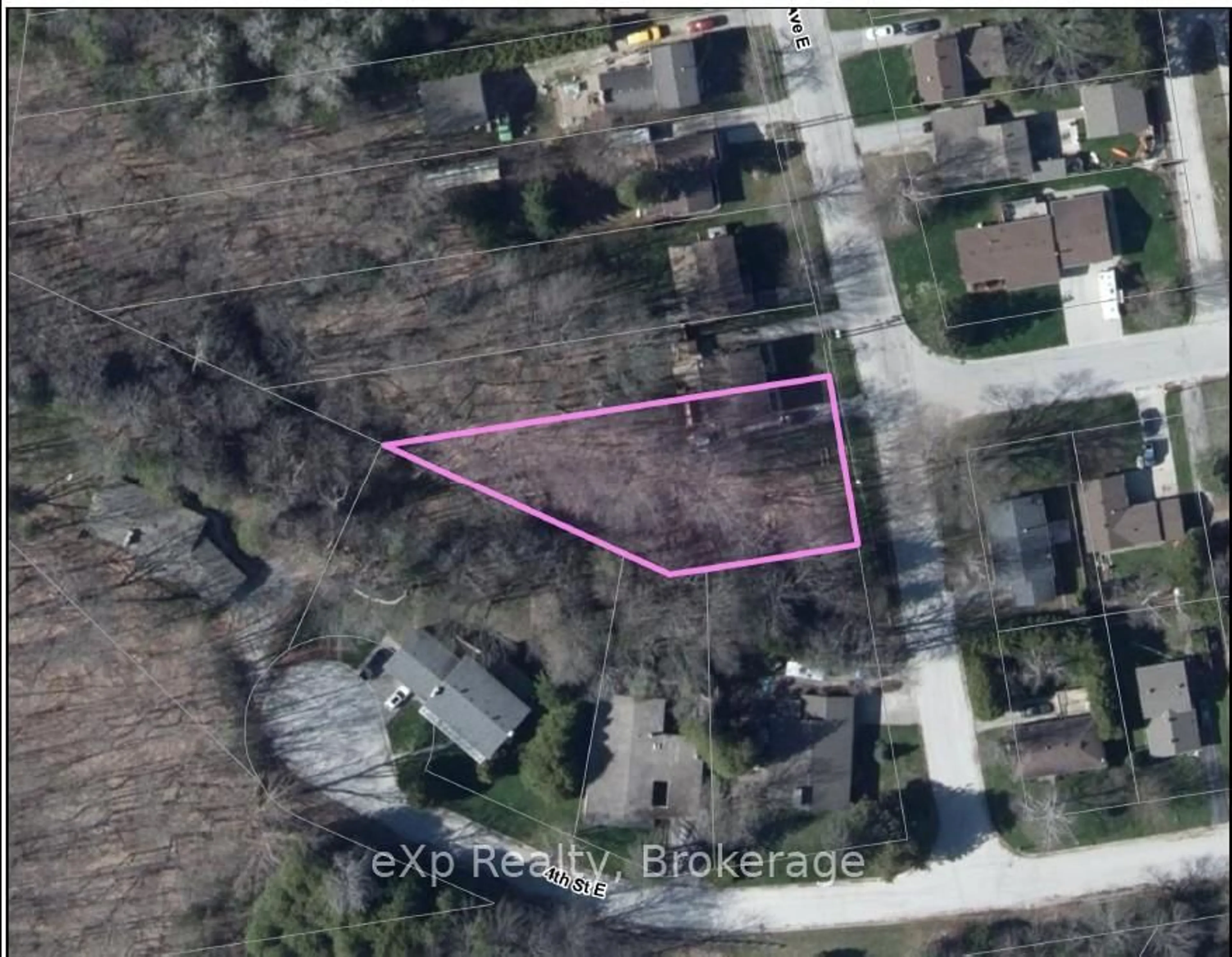 A pic from outside/outdoor area/front of a property/back of a property/a pic from drone, street for 420 6th Ave, Owen Sound Ontario N4K 2T8