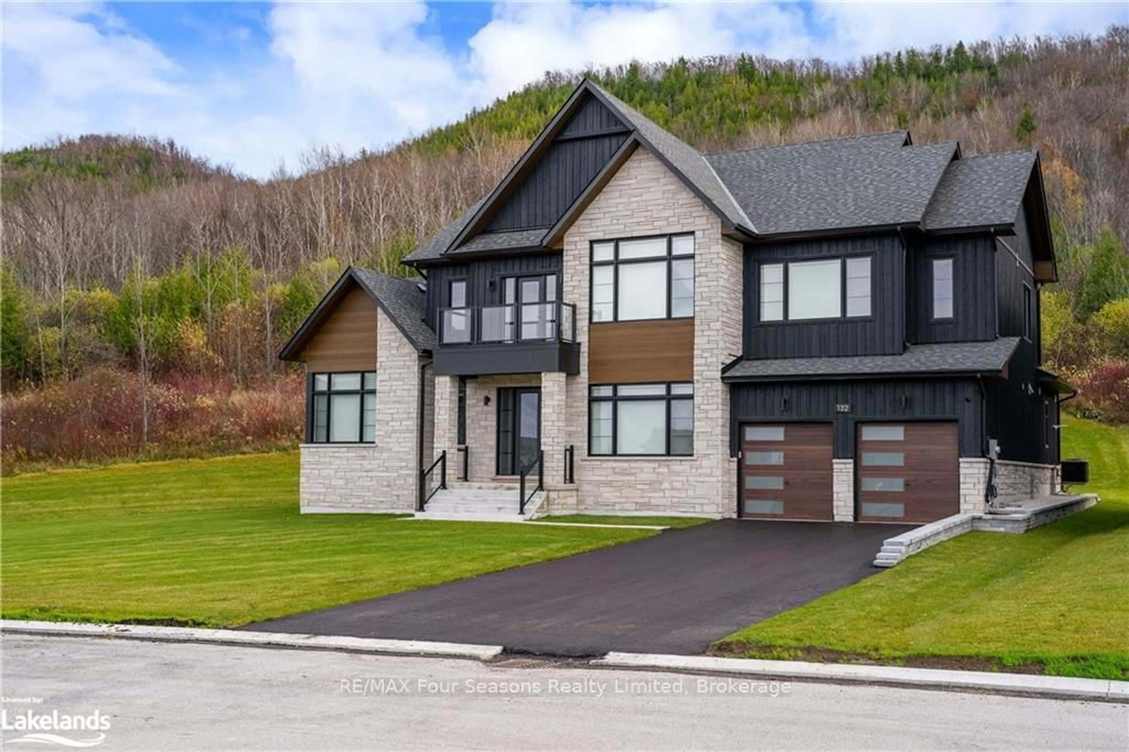 Home with brick exterior material, street for 132 Dorothy Dr, Blue Mountains Ontario N0H 2P0