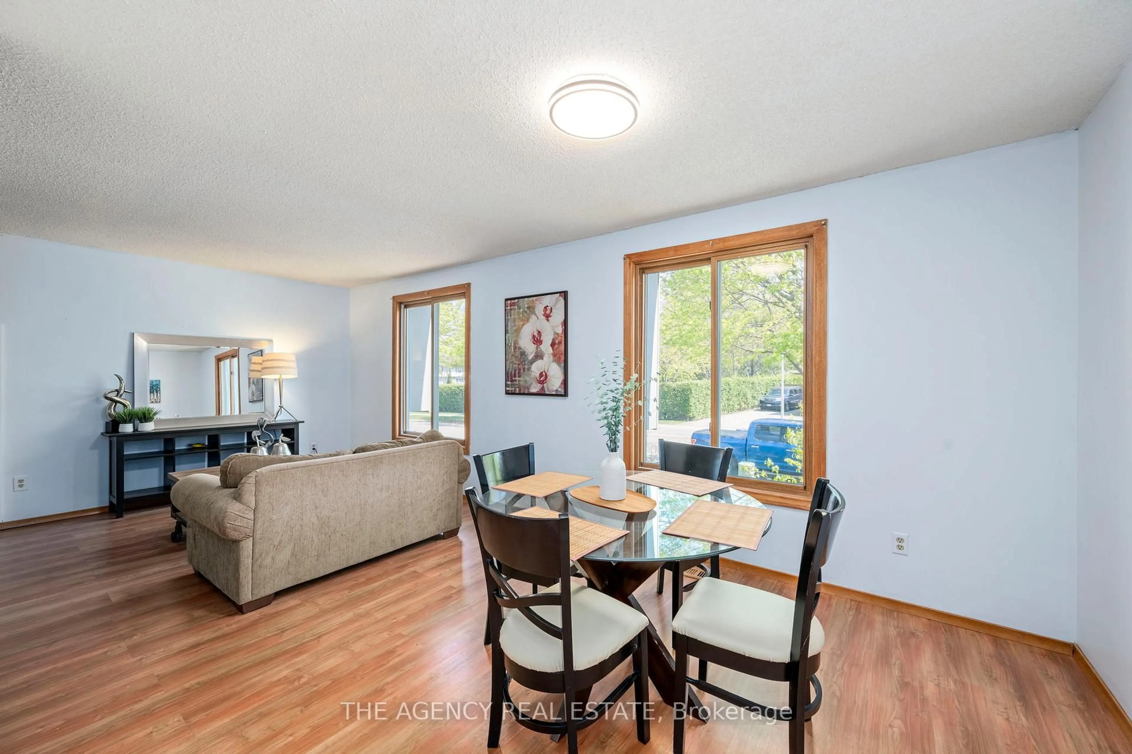 Dining room, wood/laminate floor for 60 Brunswick Ave, London North Ontario N6G 3K8