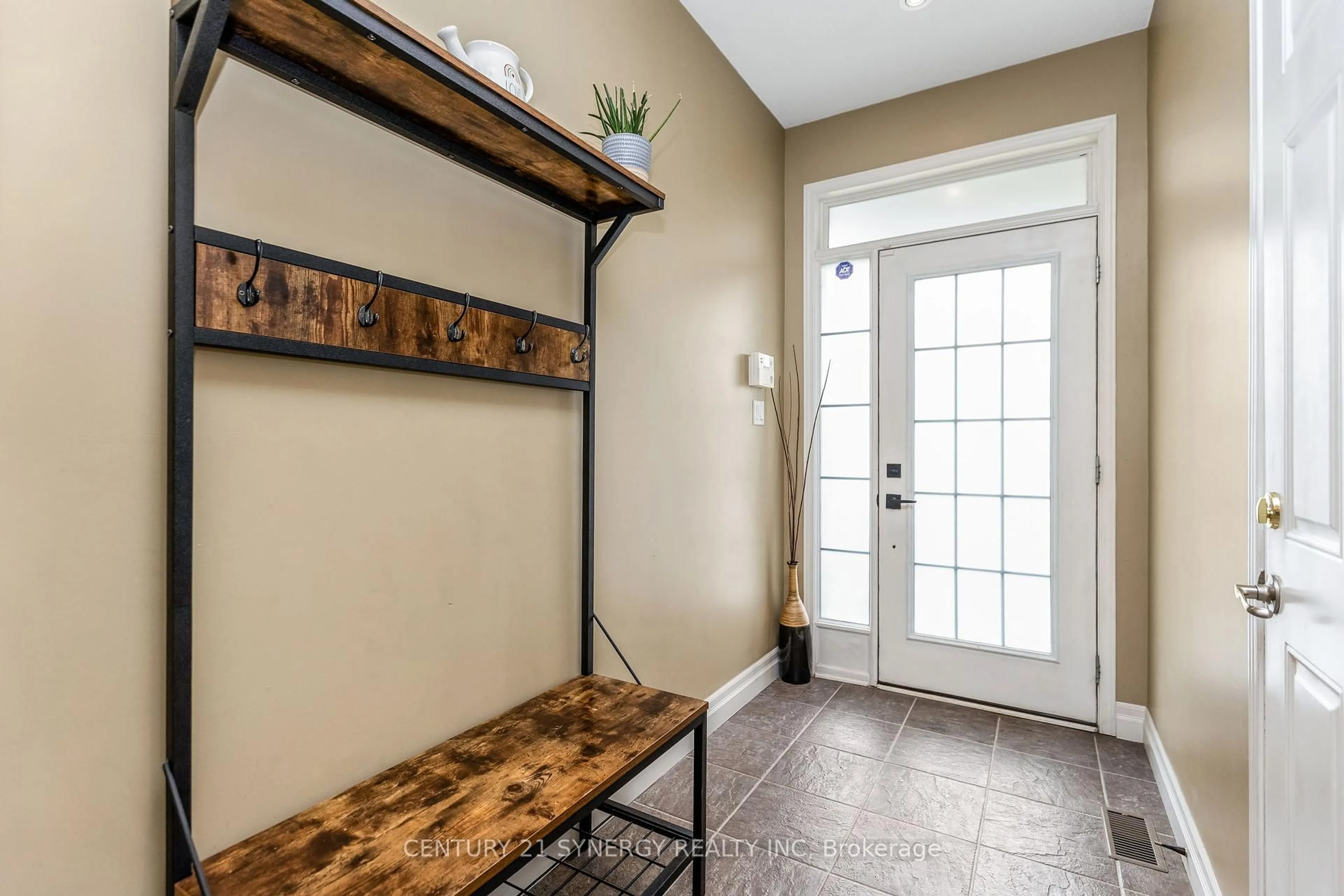 Indoor entryway for 317 Jasper Cres, Clarence-Rockland Ontario K4K 0C9