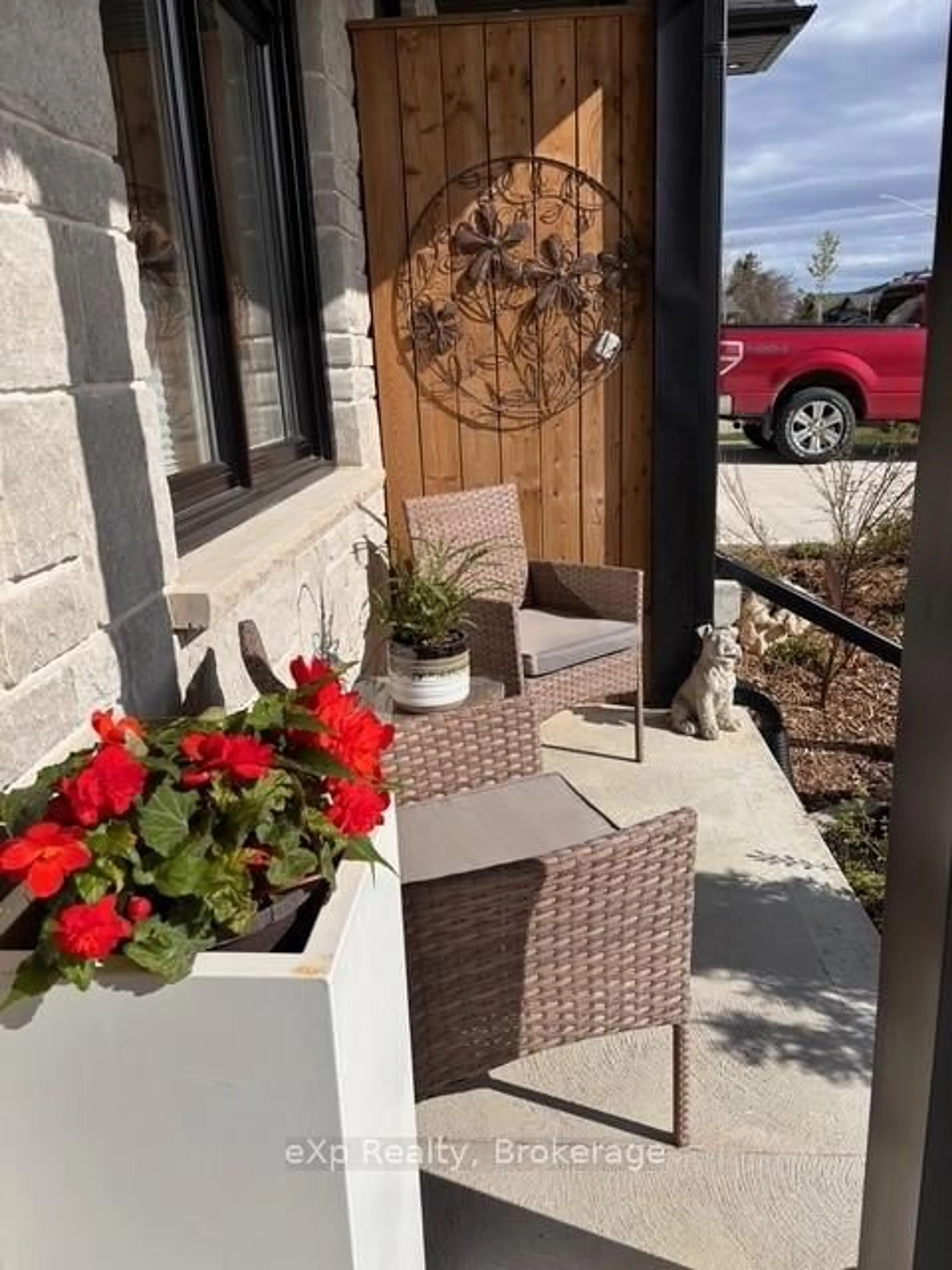 Patio, street for 115 Irishwood Lane, Brockton Ontario N0G 2V0