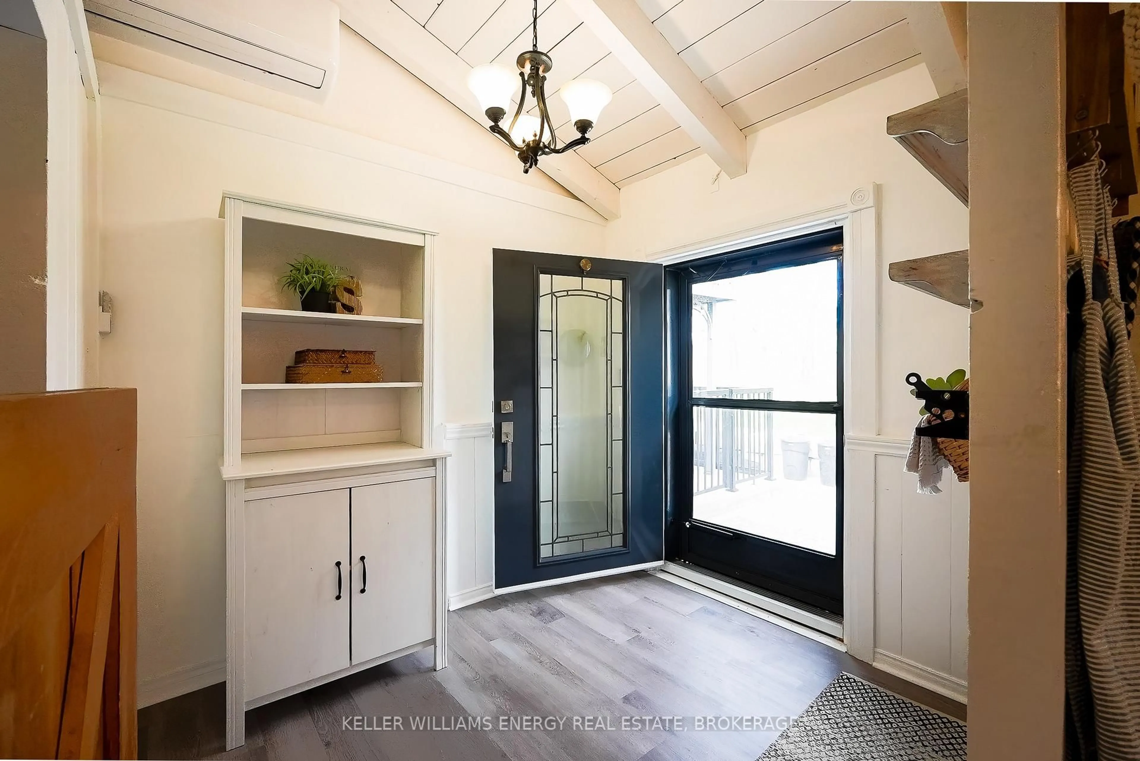 Indoor entryway for 54 Zion Line, Cavan Monaghan Ontario L0A 1G0