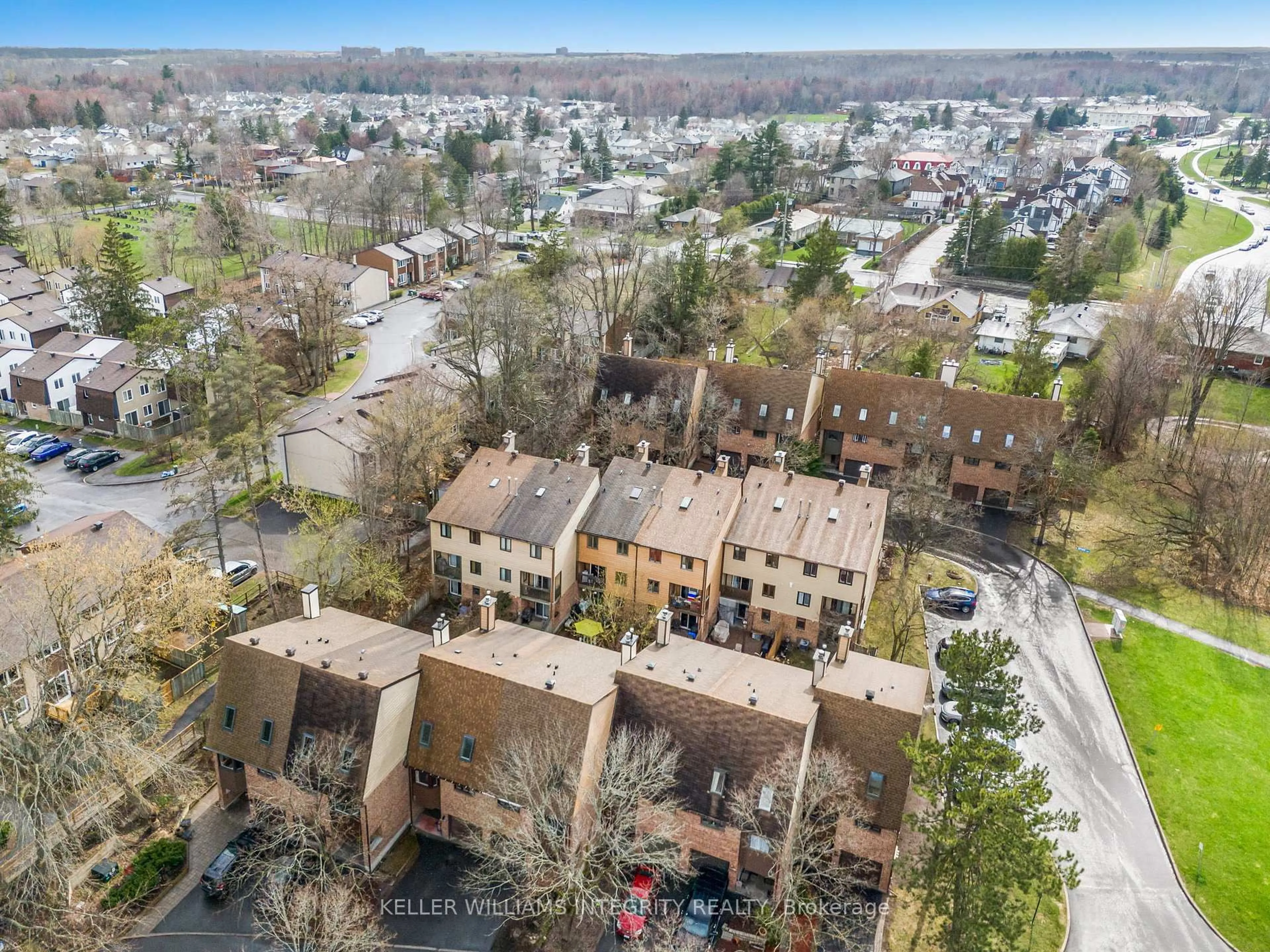 A pic from outside/outdoor area/front of a property/back of a property/a pic from drone, city buildings view from balcony for 1471 Bryson Lane, Ottawa Ontario K1T 2T7