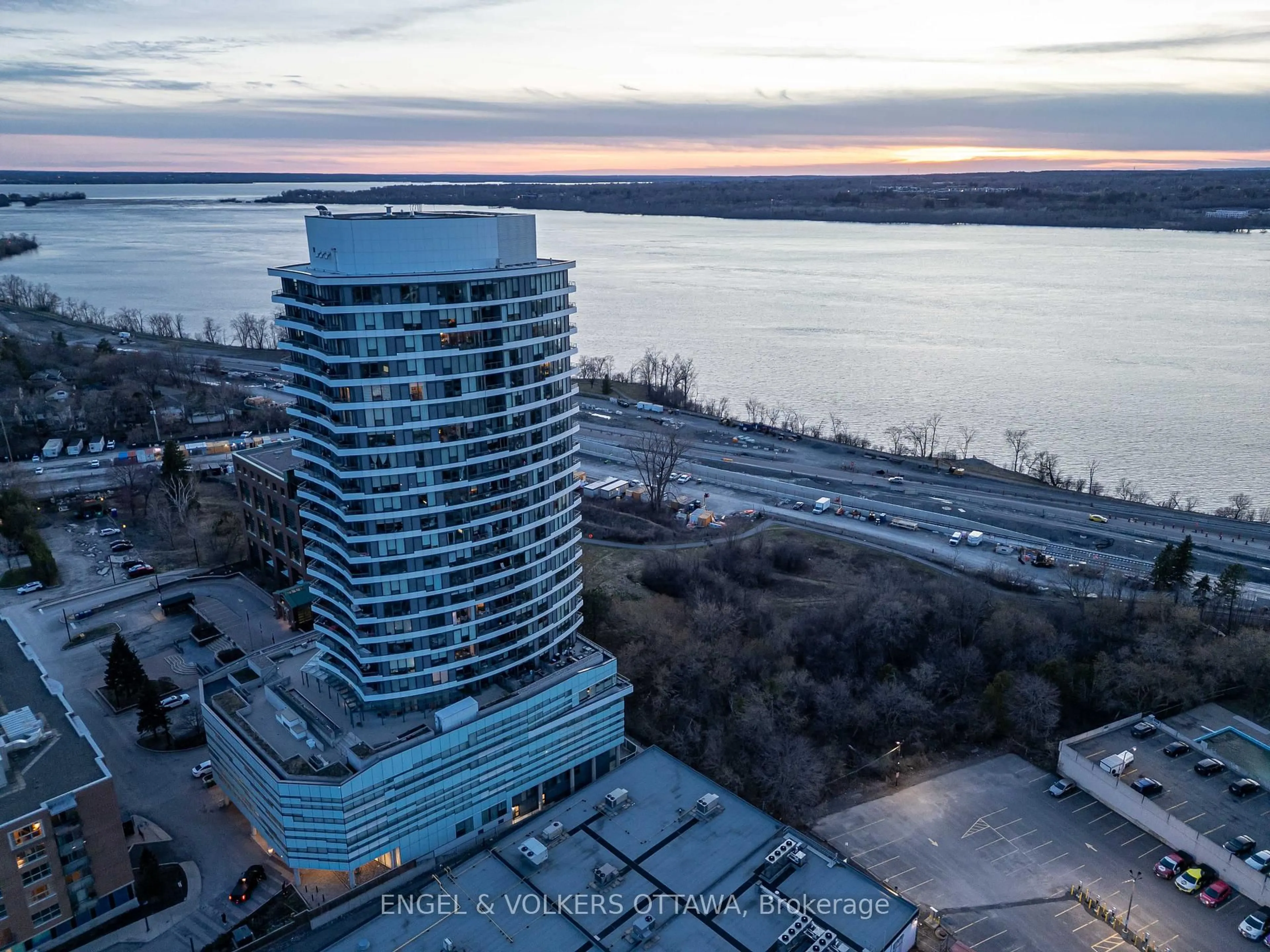 A pic from outside/outdoor area/front of a property/back of a property/a pic from drone, water/lake/river/ocean view for 485 Richmond Rd #2502, Ottawa Ontario K2A 3W9