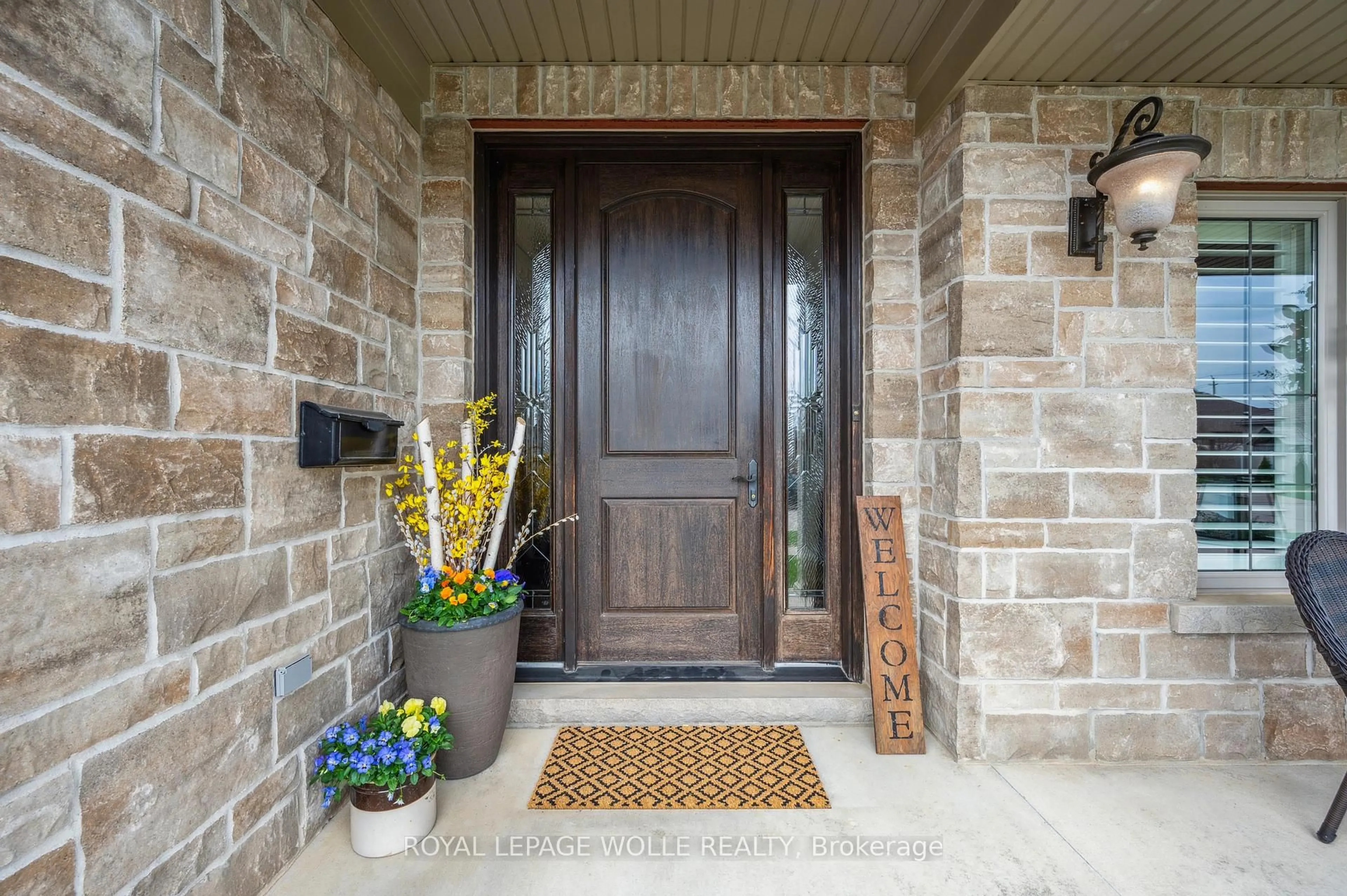 Indoor entryway for 122 Muscovey Dr, Woolwich Ontario N3B 3P7