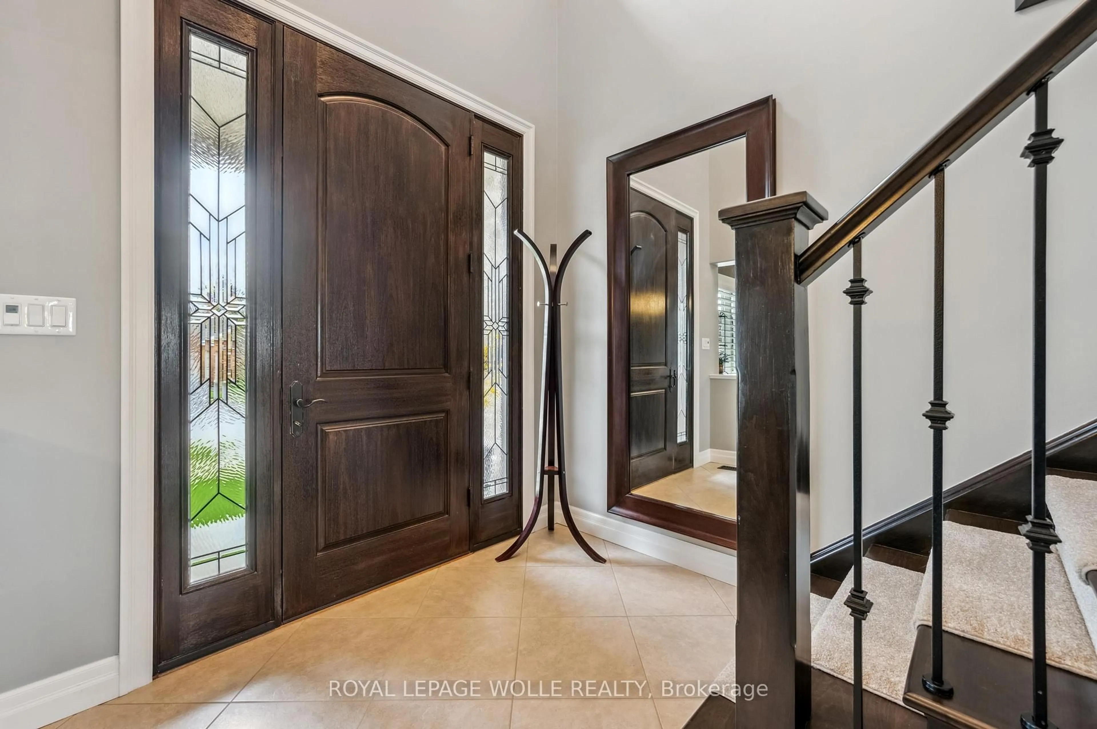 Indoor entryway for 122 Muscovey Dr, Woolwich Ontario N3B 3P7