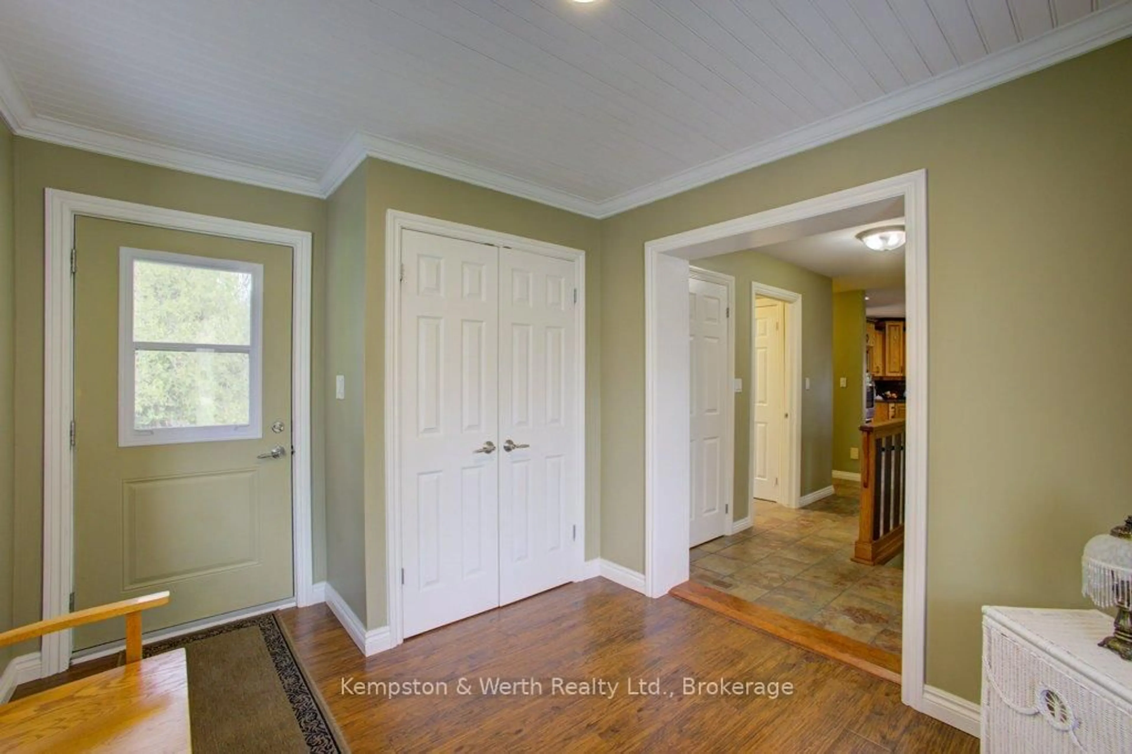 Indoor entryway for 112 Old Bridge Rd, West Grey Ontario N4N 3B8