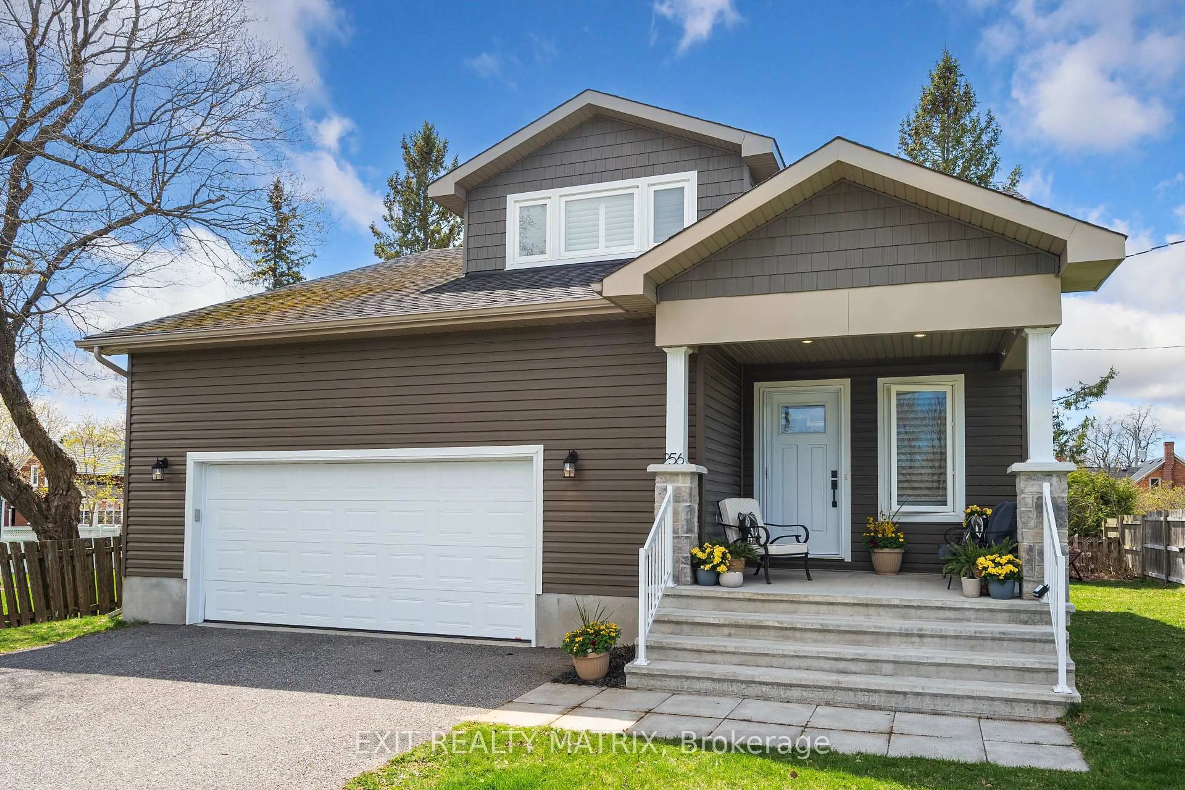 Home with vinyl exterior material, street for 256 Ann St, Almonte Ontario K0A 1A0
