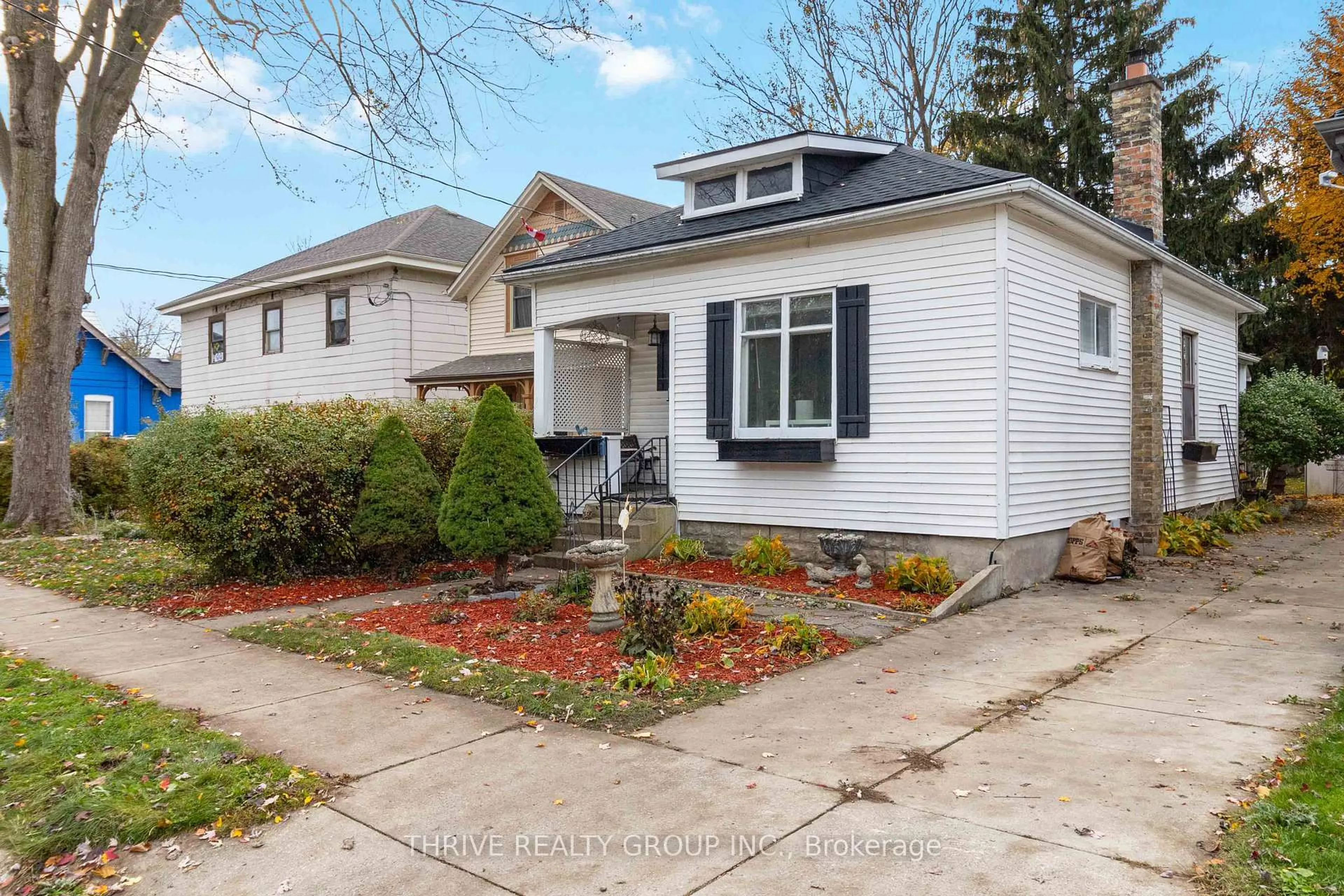 Home with vinyl exterior material, street for 187 William St, London East Ontario N6B 3B6