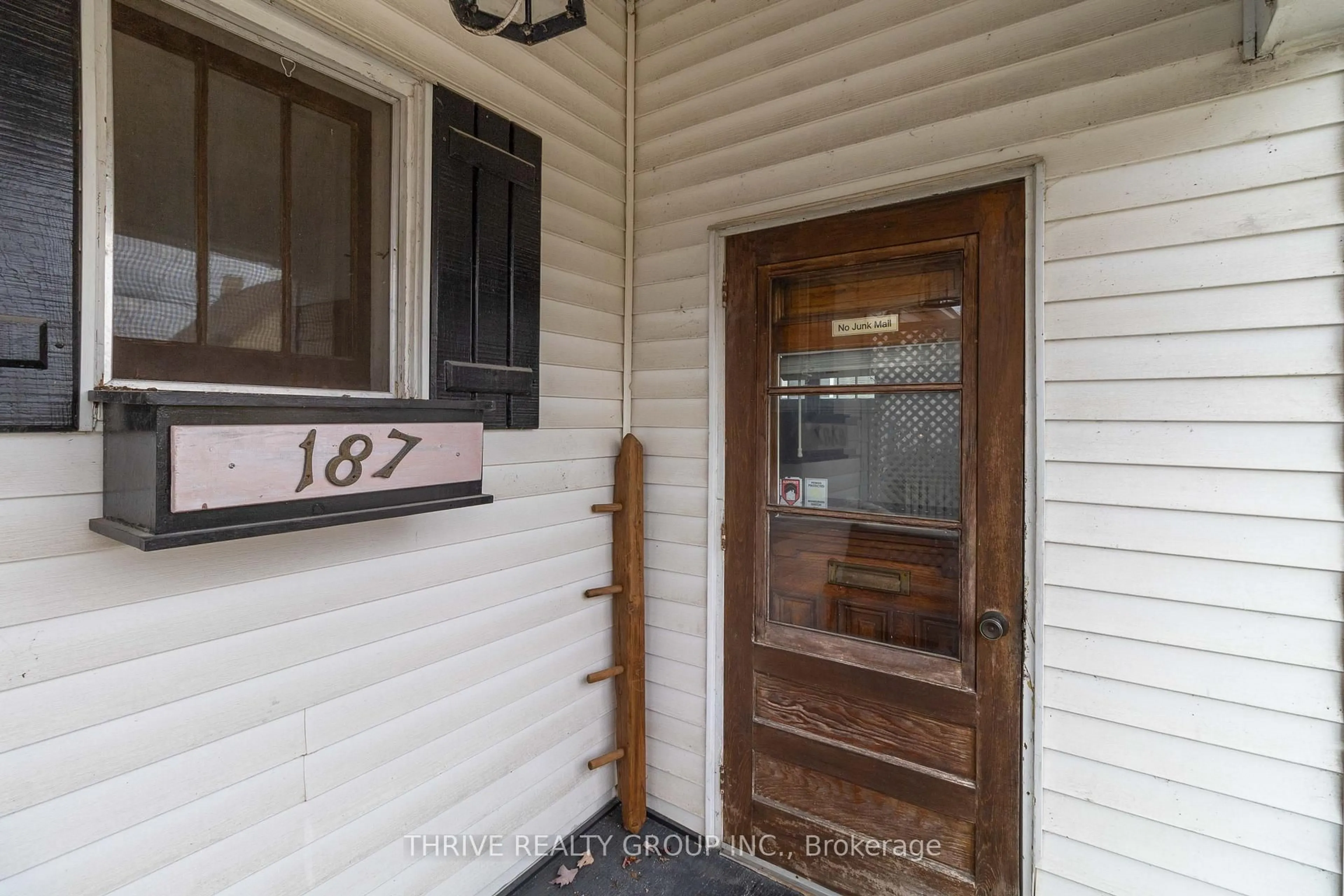 Indoor entryway for 187 William St, London East Ontario N6B 3B6