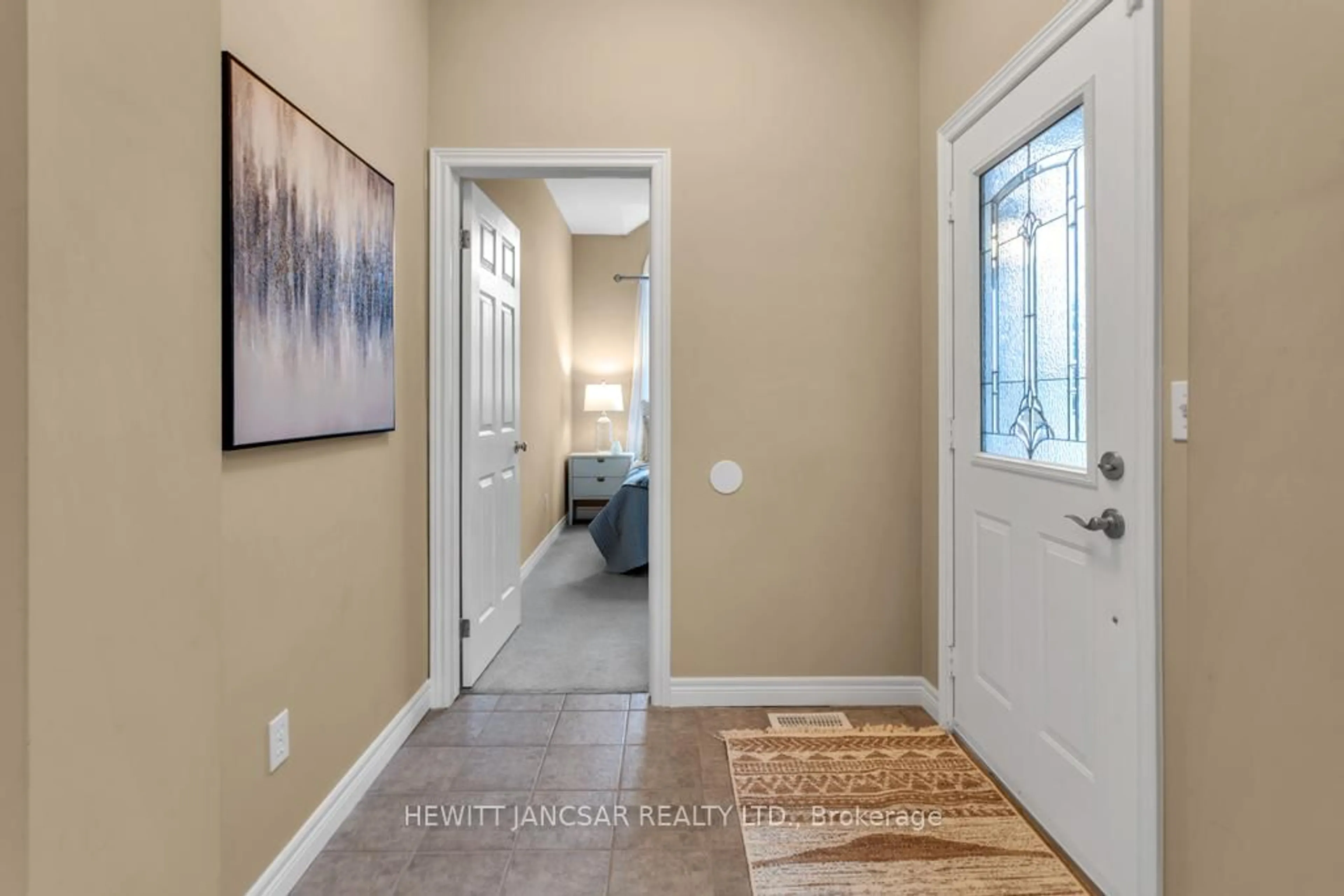 Indoor entryway for 430 Eastbridge Blvd, Waterloo Ontario N2K 3Y3