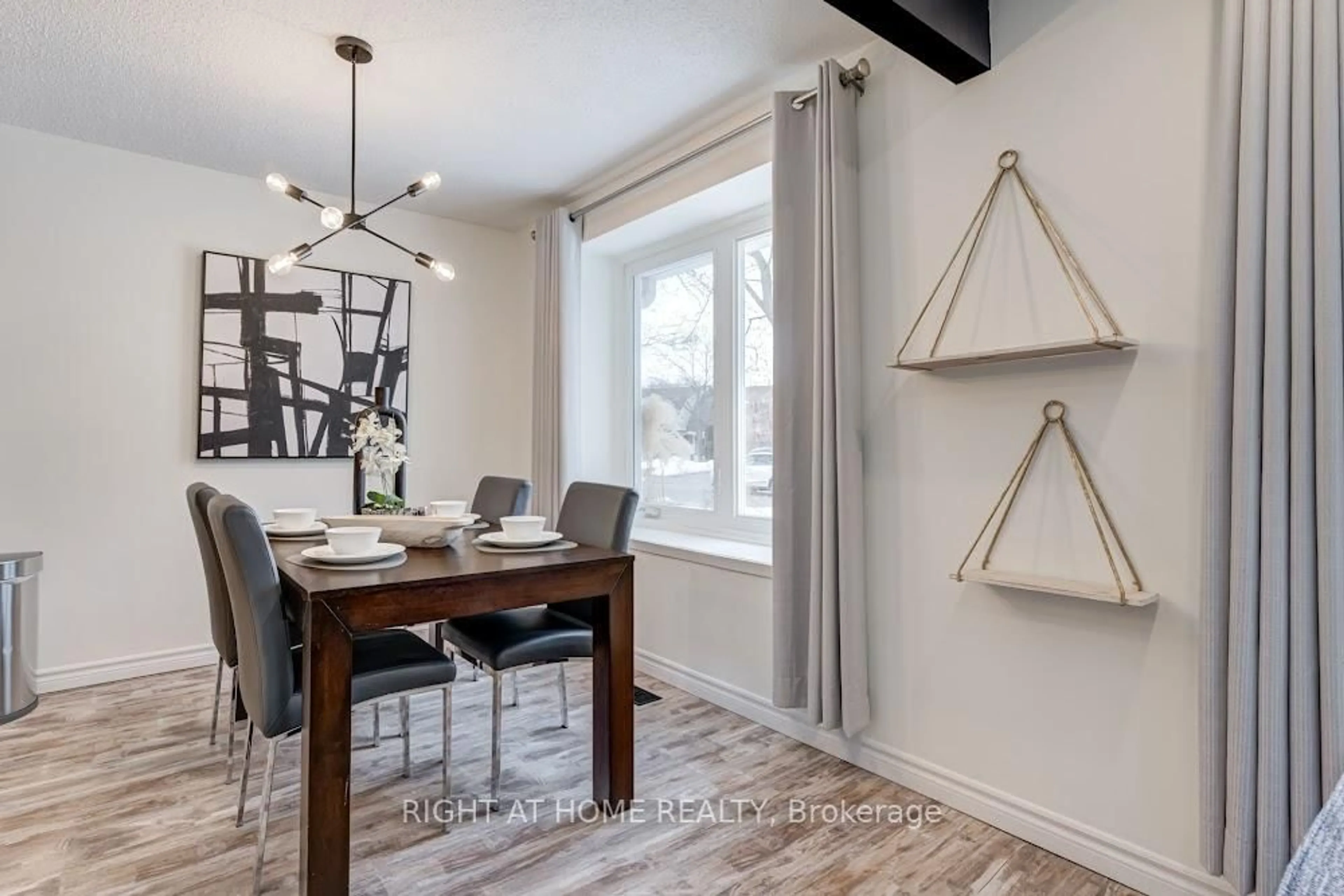 Dining room, unknown for 141 St. Andrews Dr, Hamilton Ontario L8K 5K1