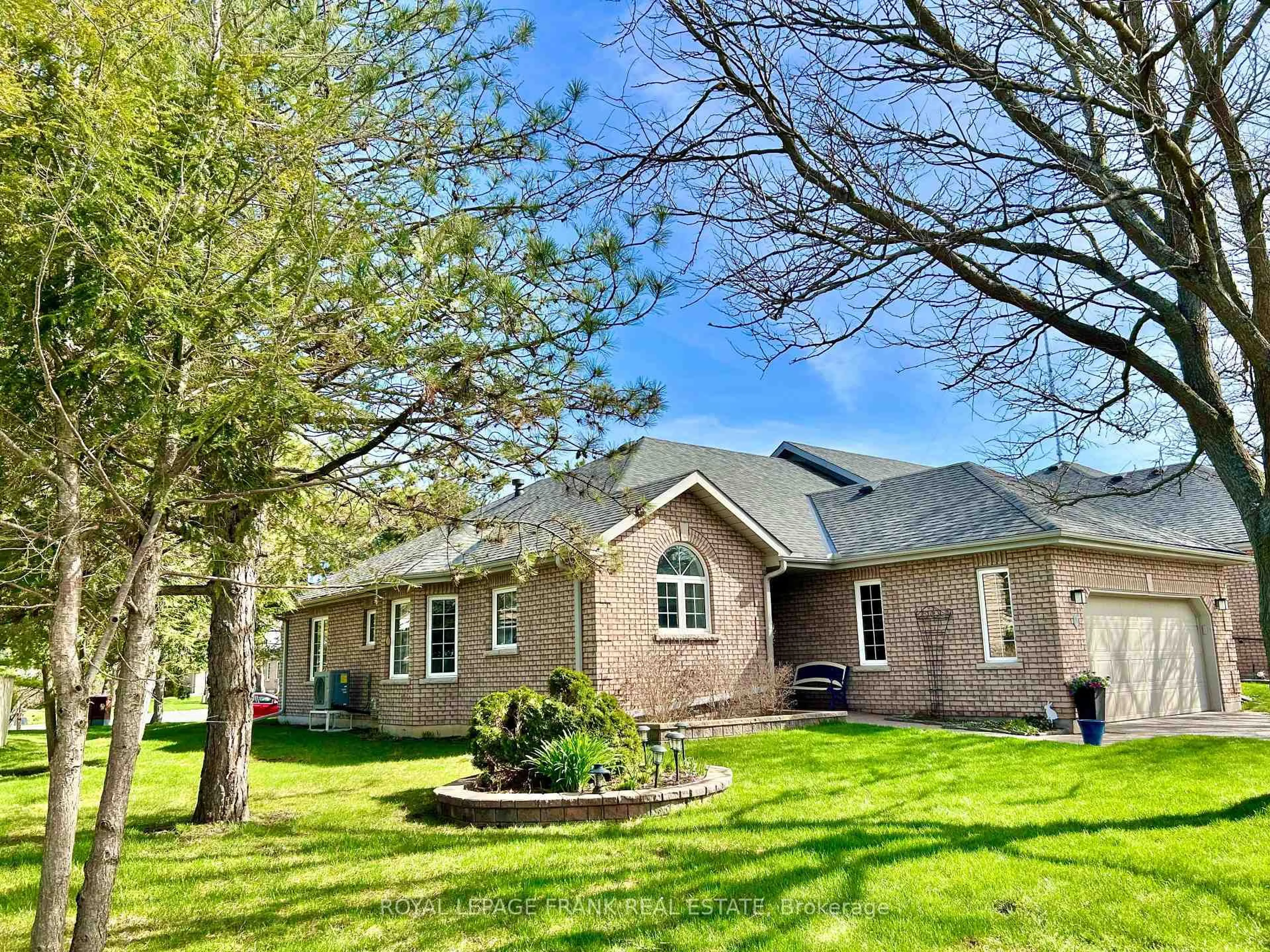 A pic from outside/outdoor area/front of a property/back of a property/a pic from drone, unknown for 300 Franmor Dr #31, Peterborough East Ontario K9H 7R2