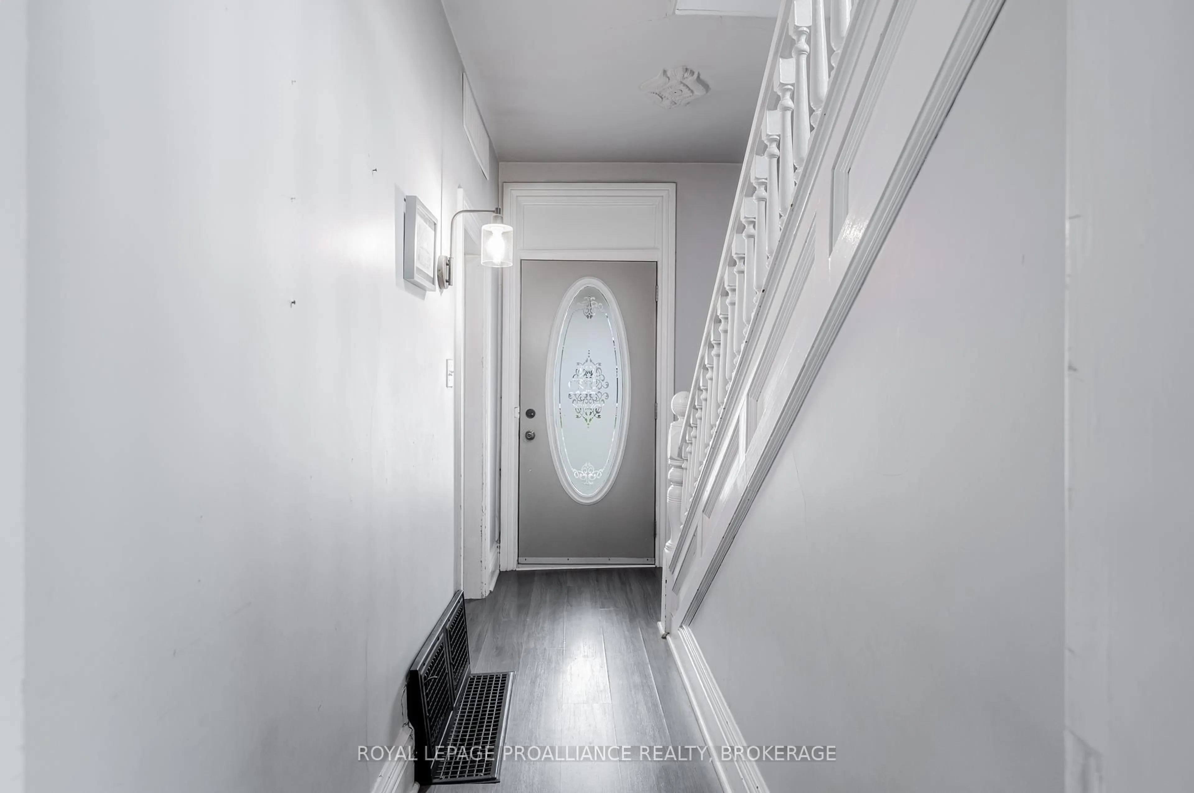 Indoor entryway for 4089 Perth Rd, Inverary Ontario K0H 1X0