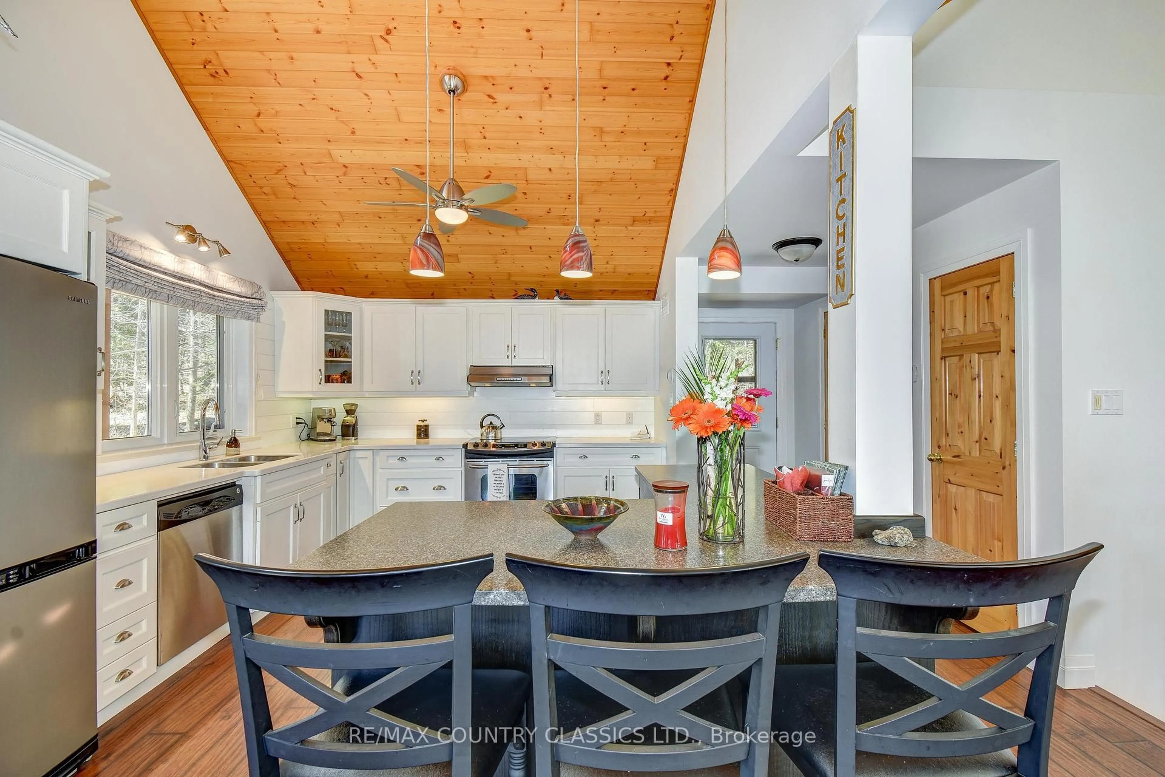 Open concept kitchen, unknown for 81 O-At-Ka Rd, Maynooth Ontario K0L 2S0