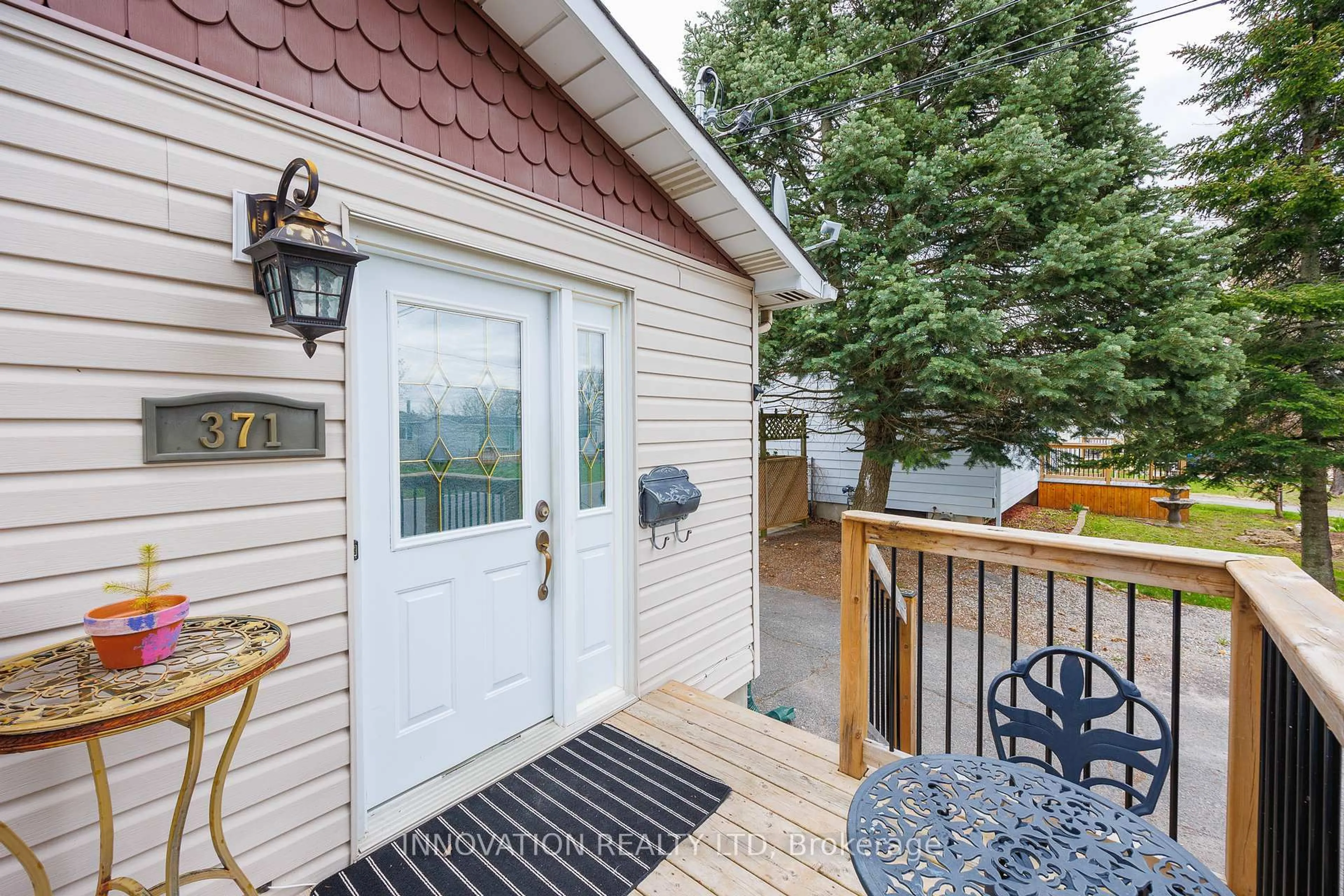 Patio, street for 371 Pattie Dr, Carleton Place Ontario K7C 2G4