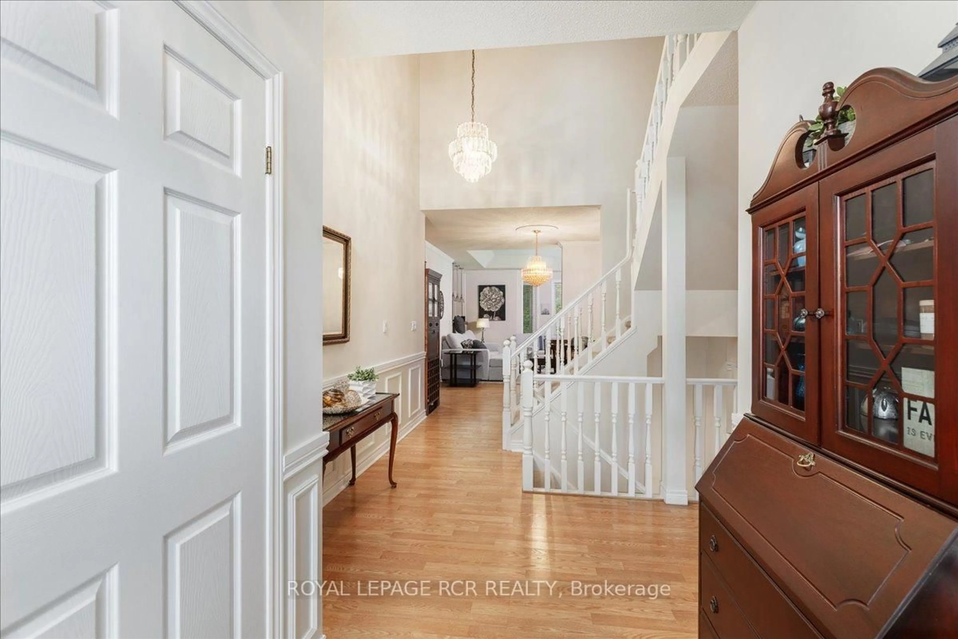 Indoor entryway for 95 Twentyplace Blvd #3, Hamilton Ontario L0R 1W0